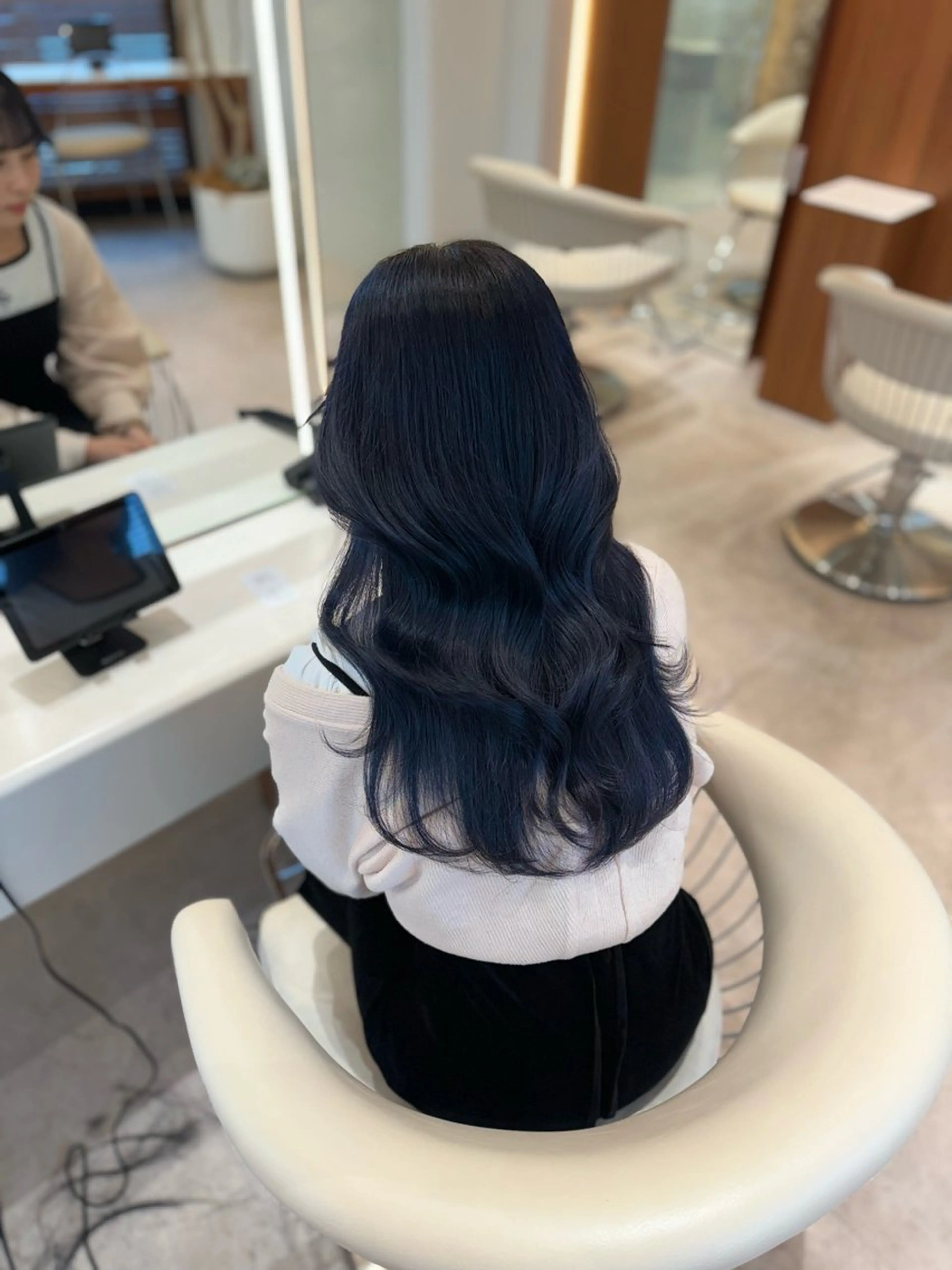 セミロング カラー 黒髪 ブルーカラー ブルーブラック ラベンダーカラー 韓国風ヘア カット ヘアカラー トリートメント ヘアセット 韓国レイヤー🇰🇷 韓国研修◎渋谷カイトのヘアスタイル