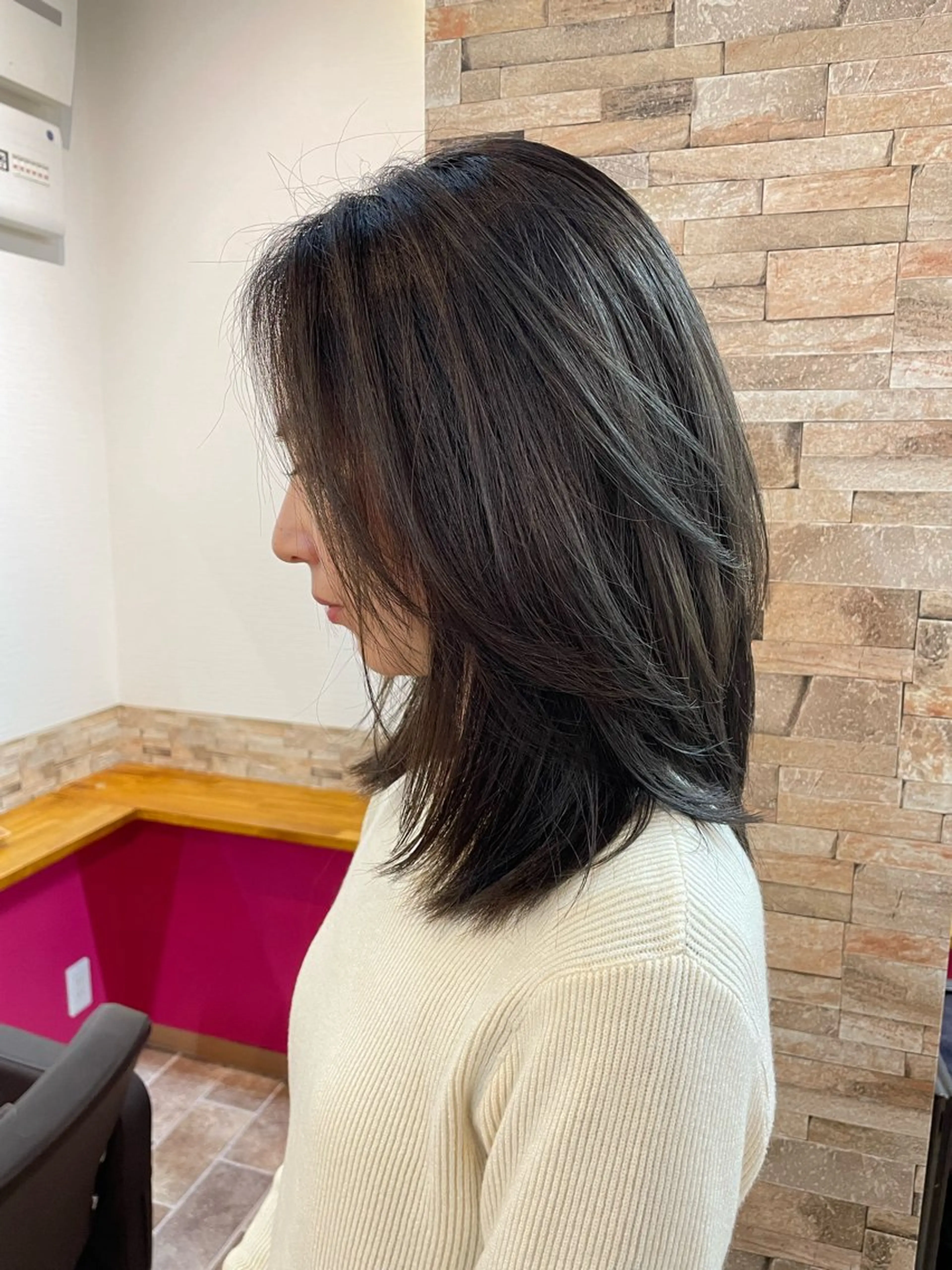 セミロング カラー ダークグレー ダークグレージュ グレージュ レイヤーカット カット ヘアカラー トリートメント Ammi hair所属・YUI/ ブリーチカラー🌷のヘアスタイル