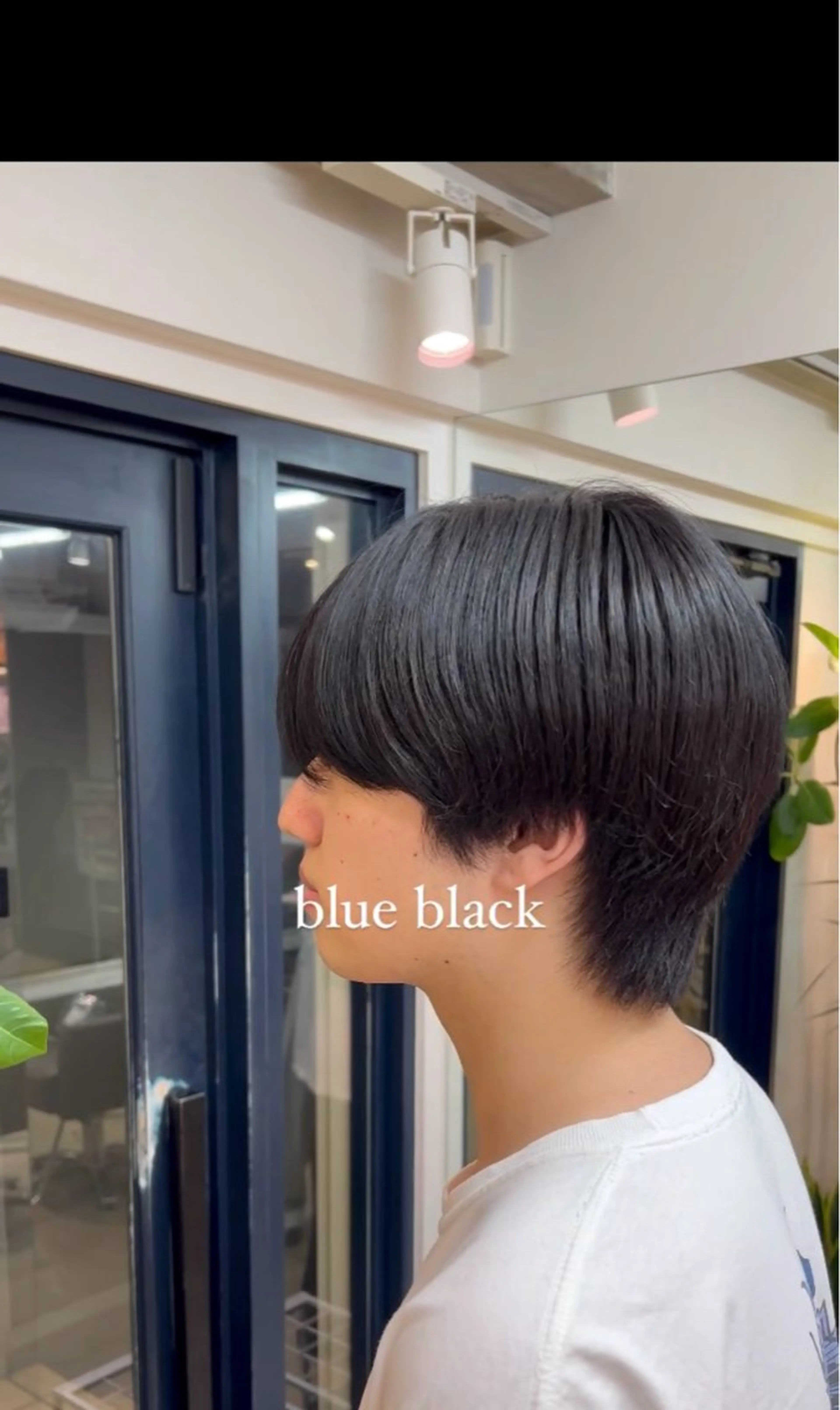 ショート カラー 黒髪 ブルーカラー ブルーブラック 山中 欧輔のヘアスタイル