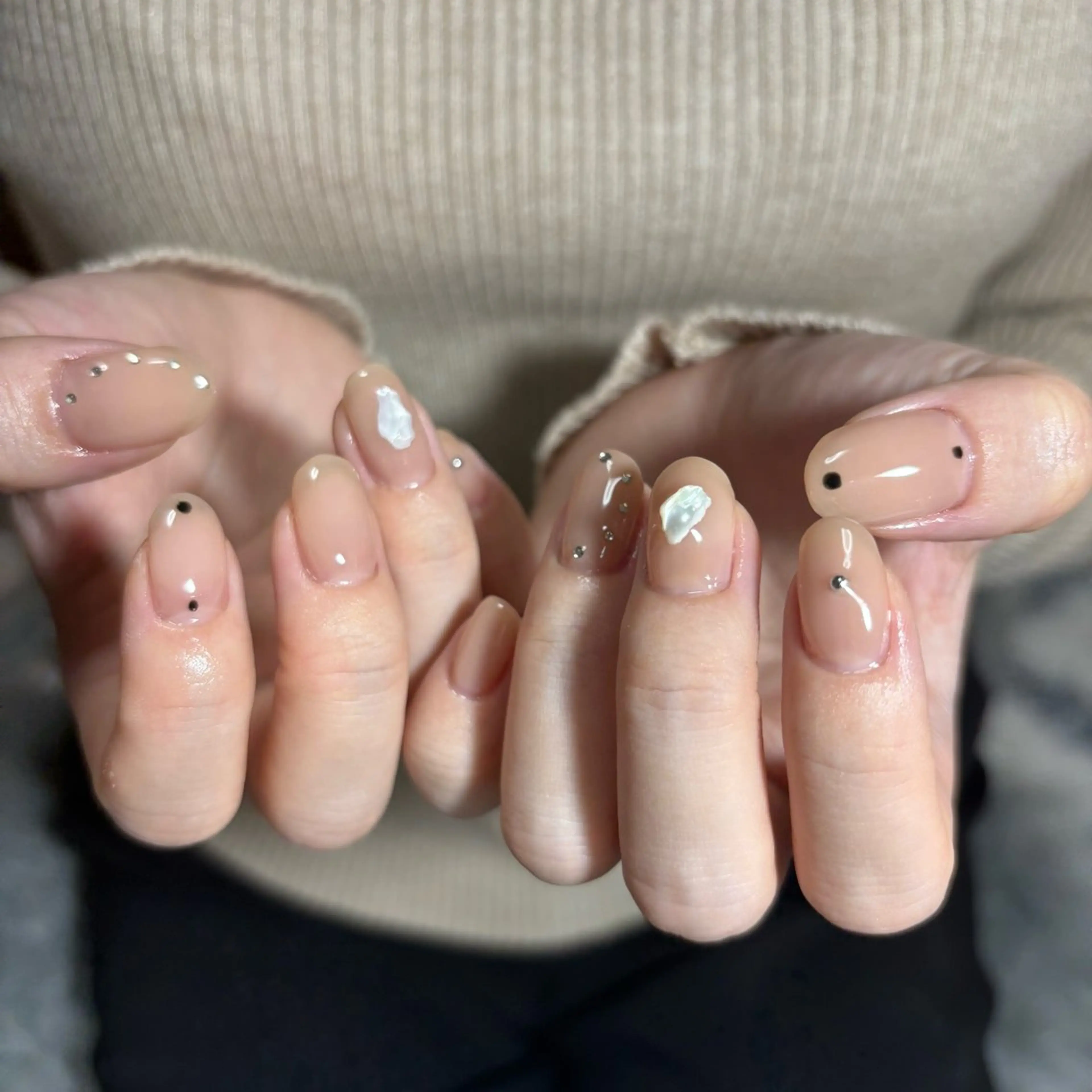 ネイル ワンカラーネイル glowé Runaのネイルデザイン