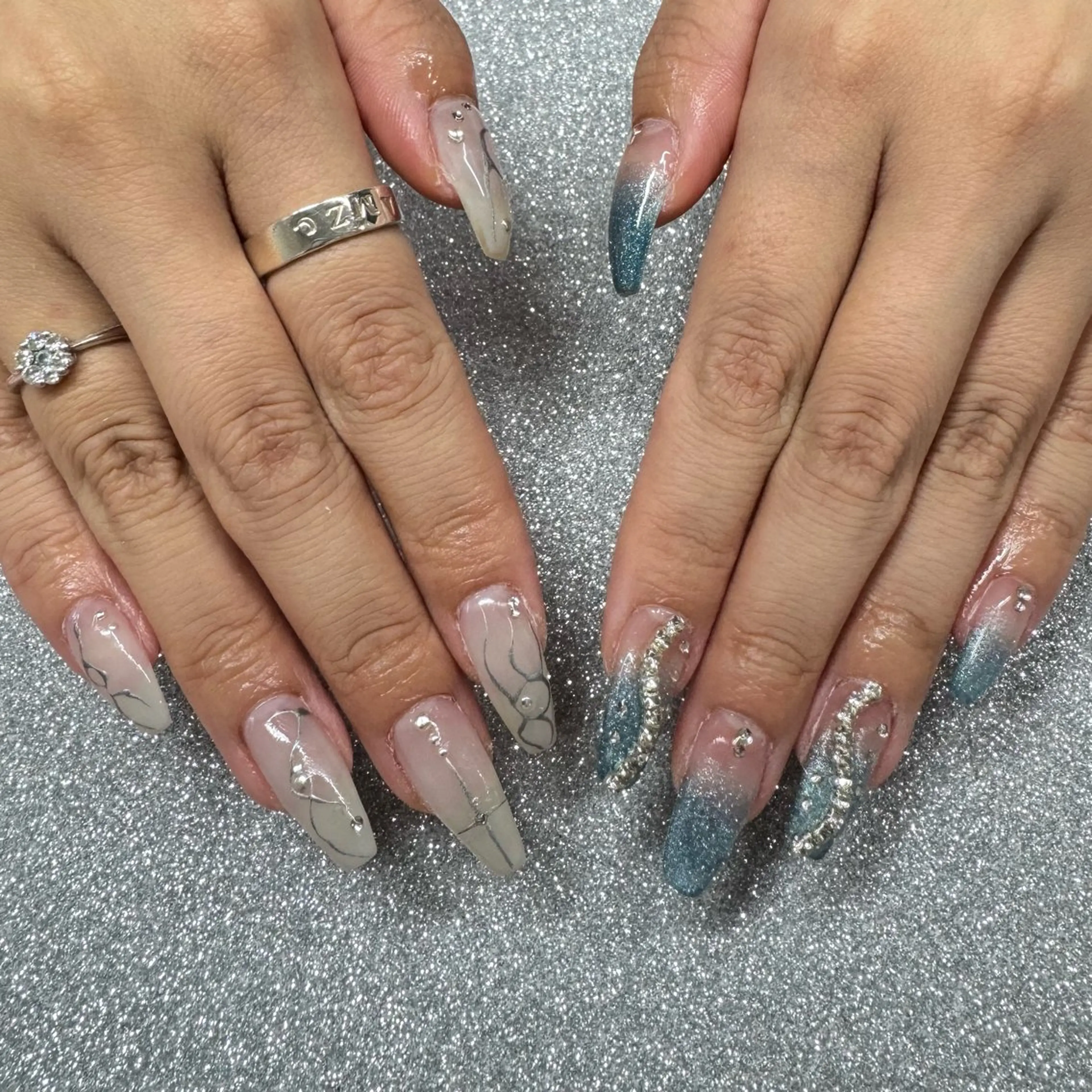 ネイル ハンドネイル VIERU 🌈🎀💖のネイルデザイン