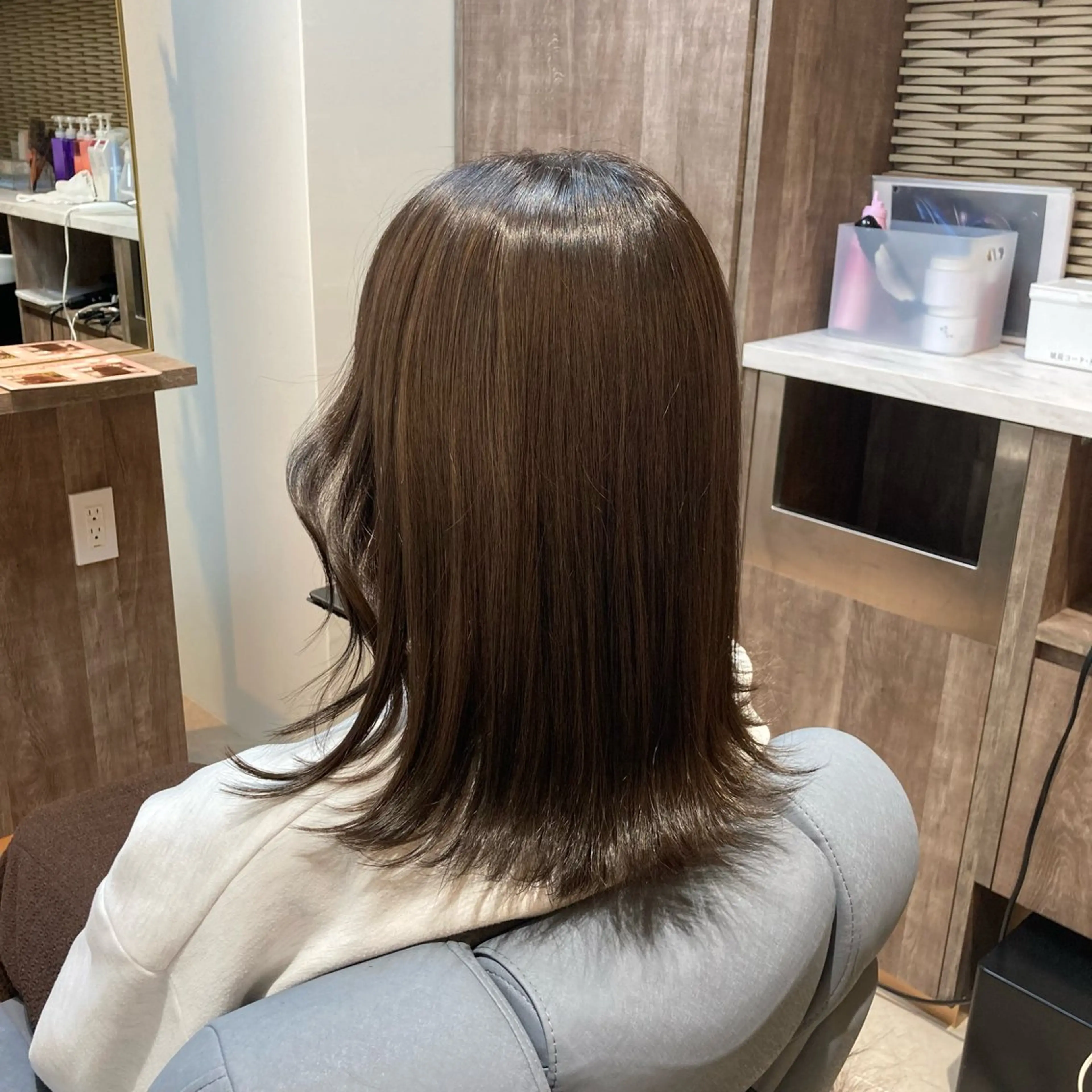 セミロング カラー 透明感カラー グレージュ ヘアカラー トリートメント ピンクカラー🎀 米津 美佑のヘアスタイル