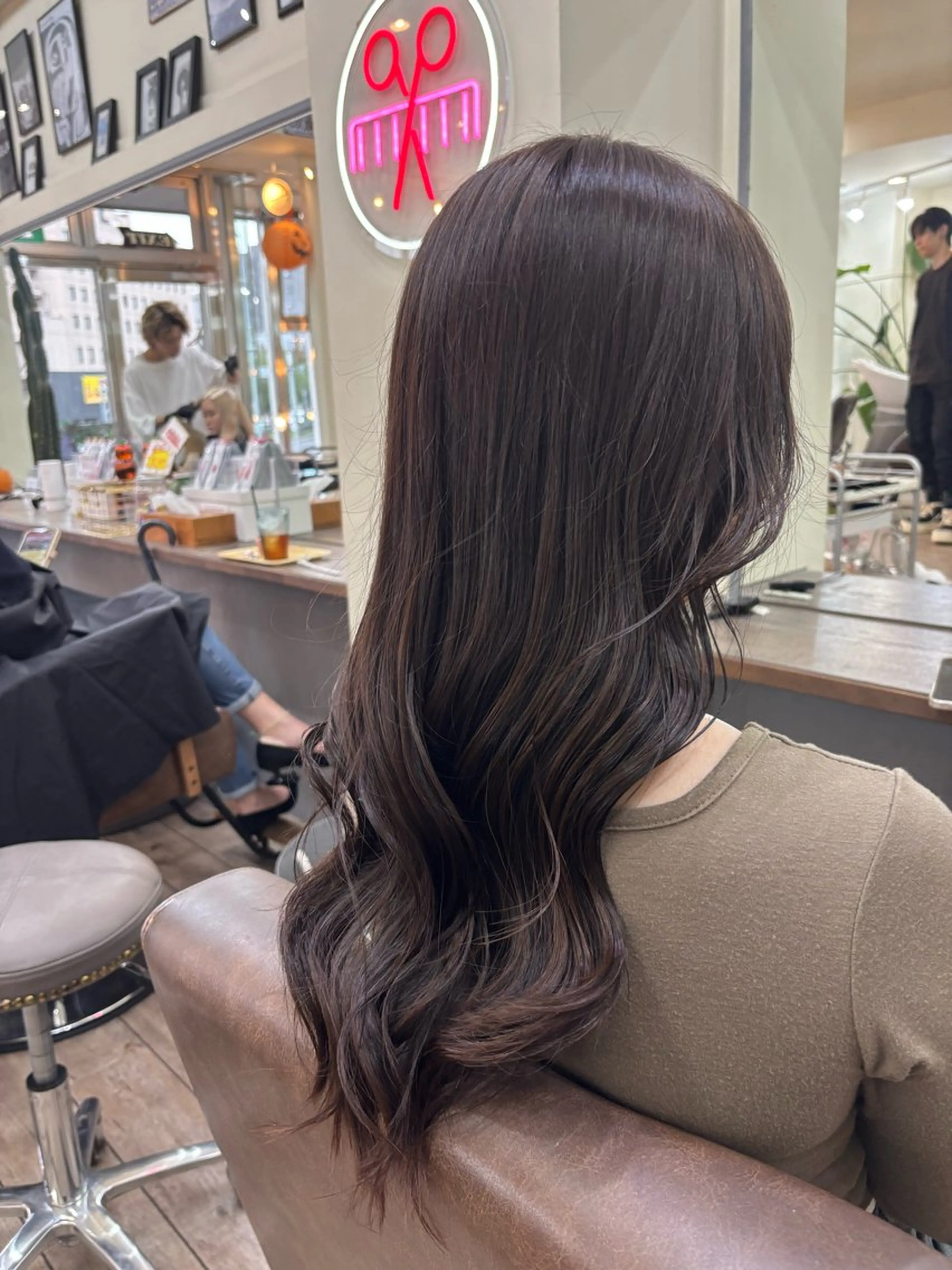 ロング ヘアカラー 土屋 琳のヘアスタイル