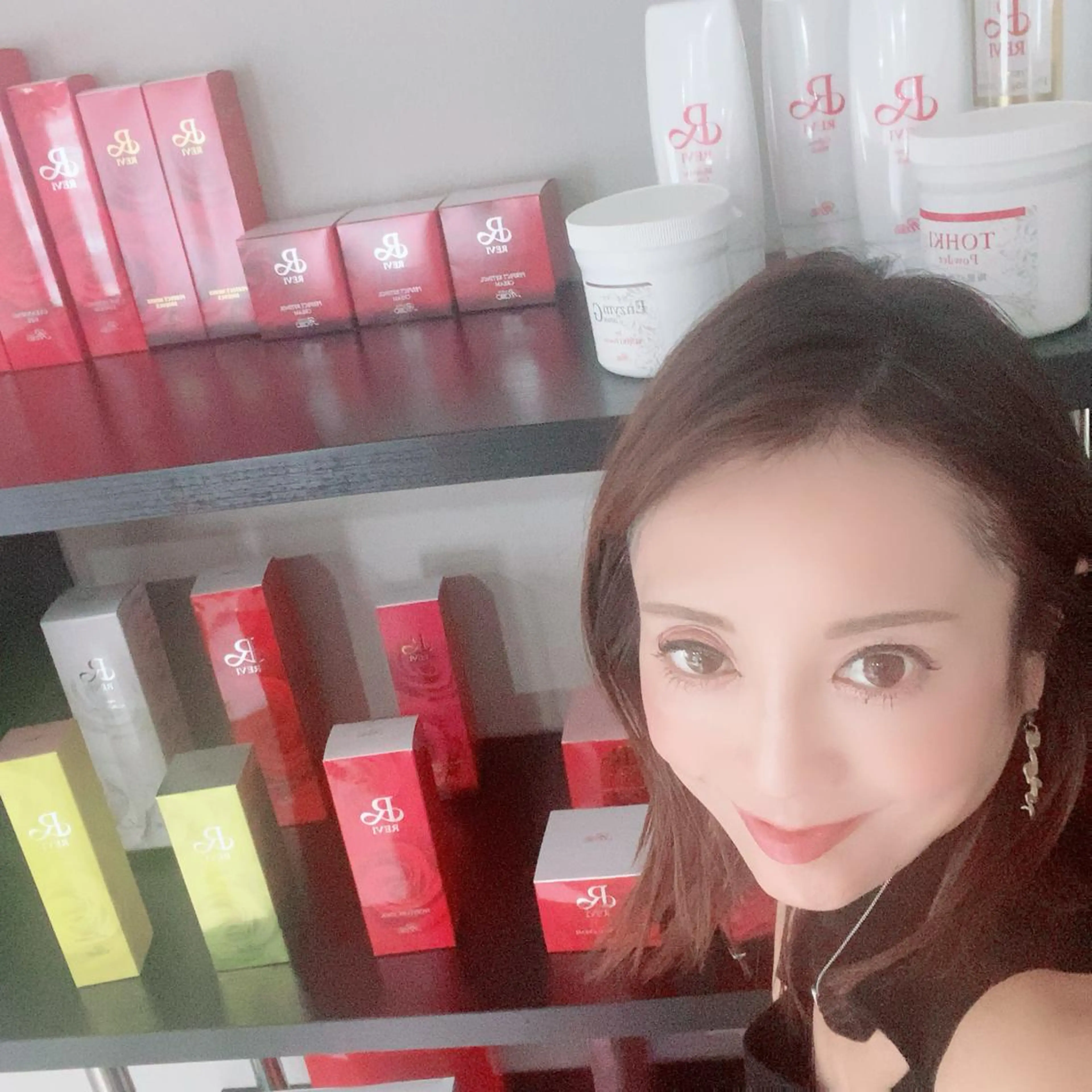 ハーブピーリング/韓国肌管理/フェイシャル/毛穴洗浄/眉毛/顔脱毛【糸脱毛専門】rev所属・ハーブピーリング専門 毛穴洗浄❤️眉waxのエステ・リラクイメージ