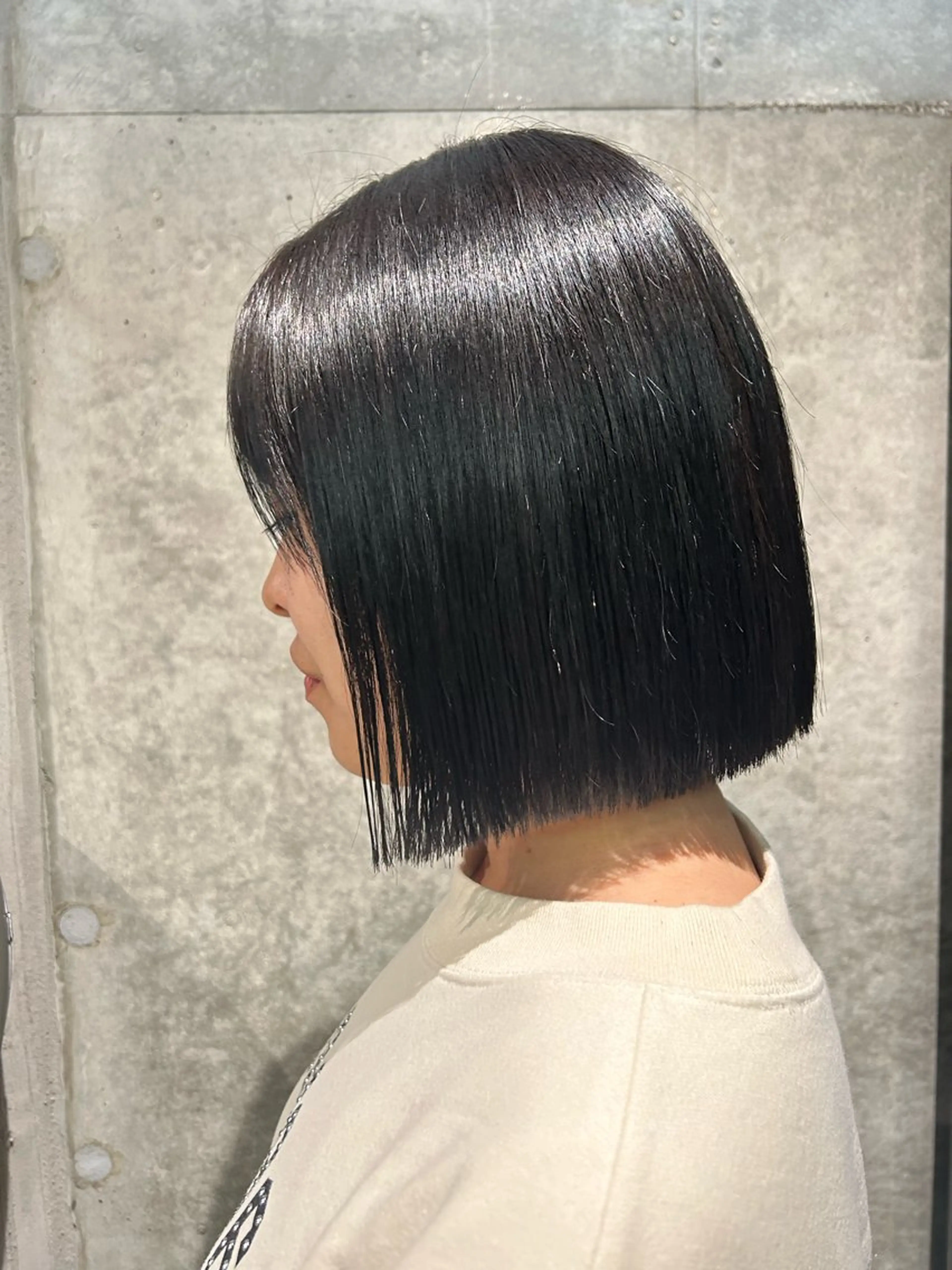 ショート パーマ 切りっぱなしボブ ボブ くせ毛 髪質改善 縮毛矯正 hina💟 透明感カラーのヘアスタイル