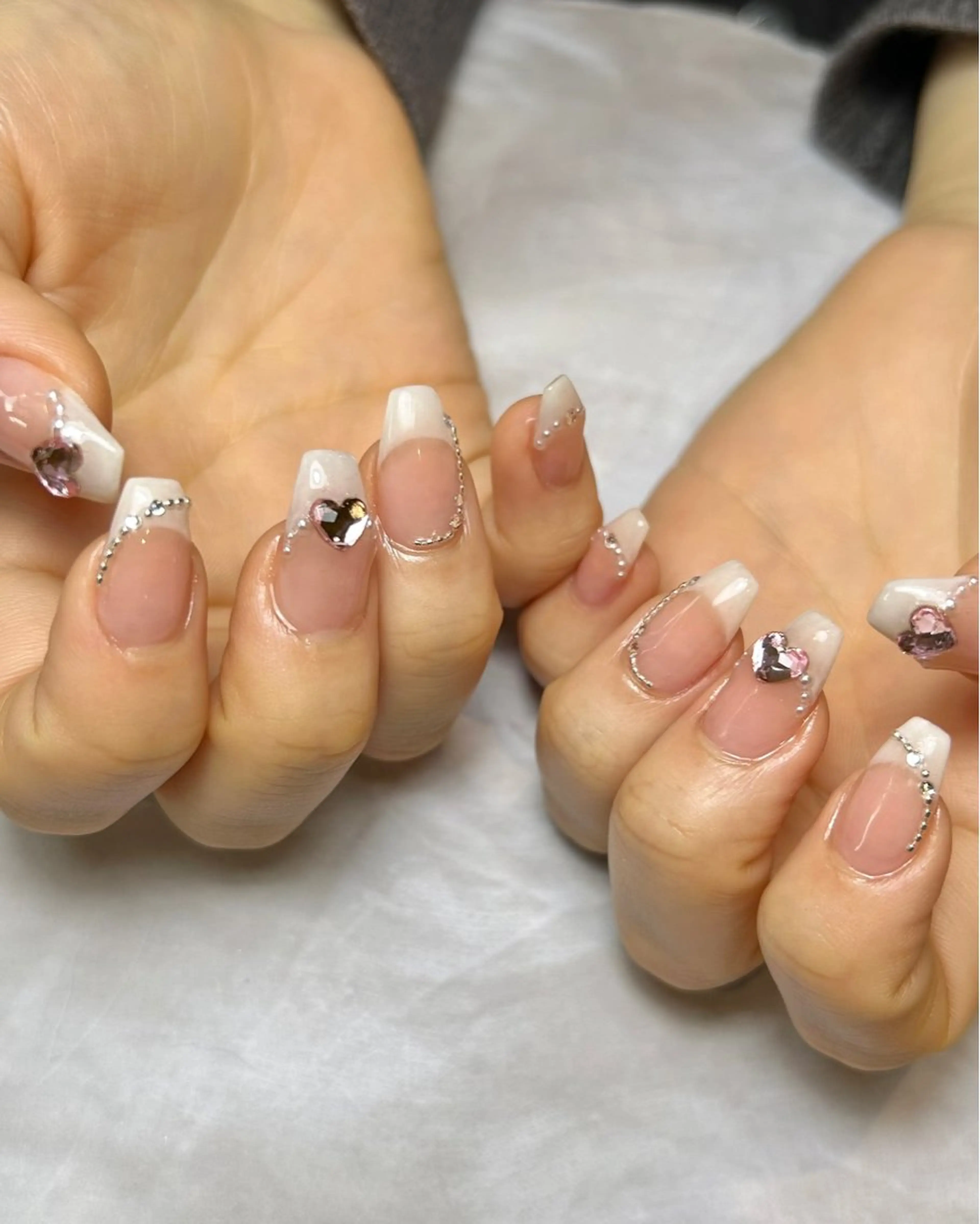 ネイル フレンチネイル キラキラネイル 持ち込み ハンドネイル Reflection marikoのネイルデザイン