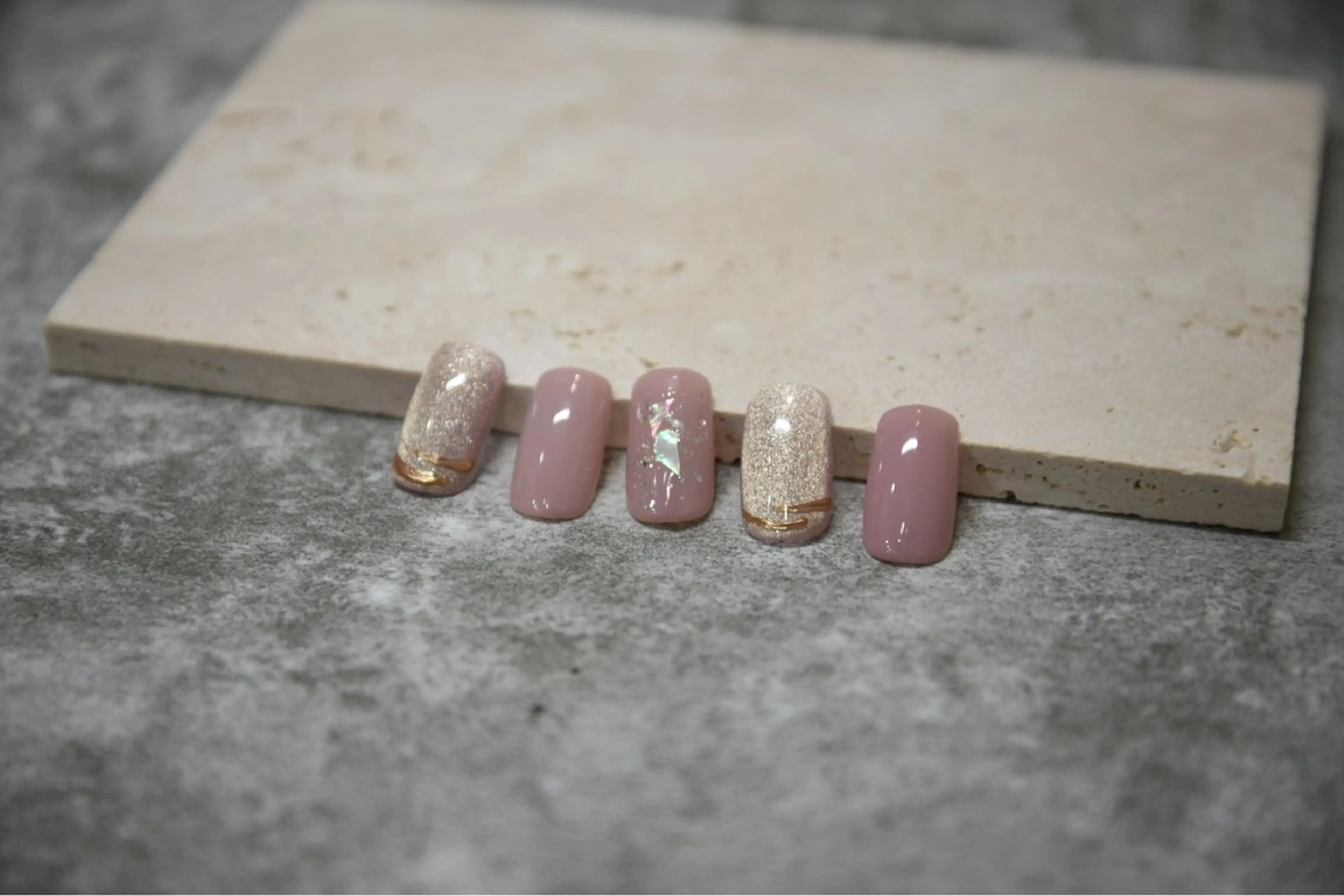 ネイル ジェルネイル マグネットネイル ハンドネイル ハンドケア Nail Salon Souriant HARAJUKU所属・Souriant Hitomiのネイルデザイン