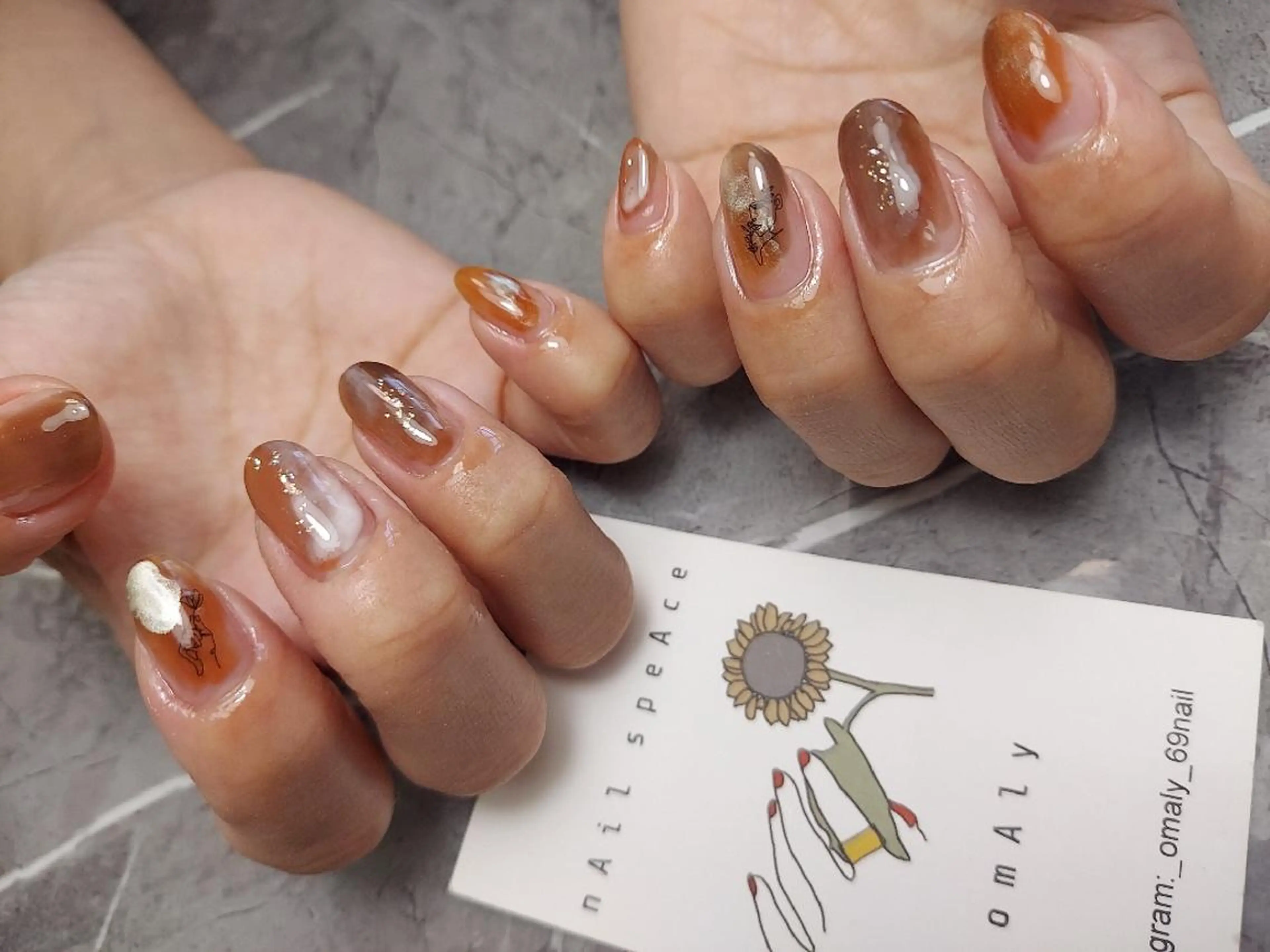 ミディアム ハンドネイル Nailspeace Omalyのネイルデザイン
