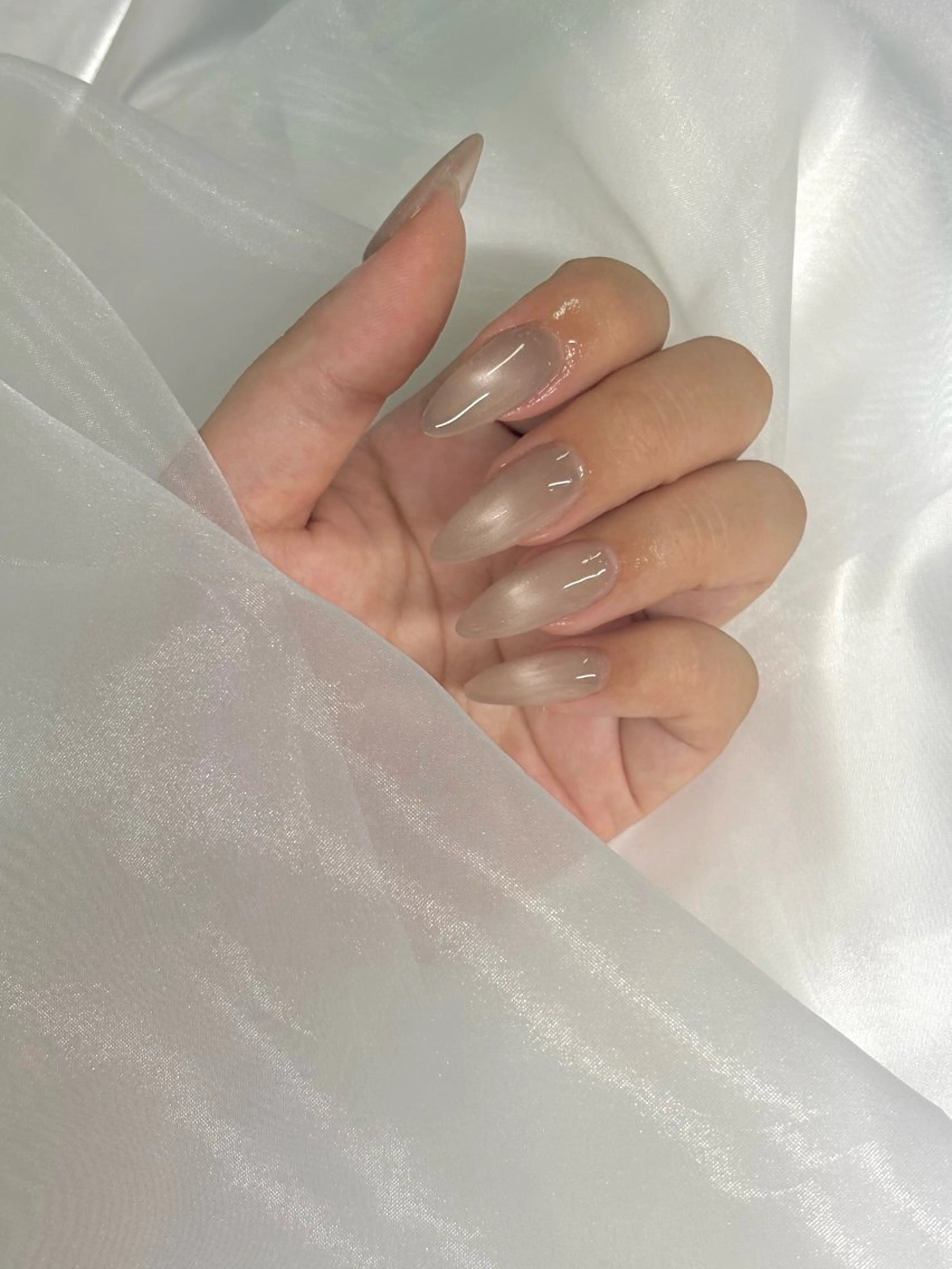 ネイル 氷ネイル・うるうるネイル マグネットネイル ハンドネイル moelie .のネイルデザイン