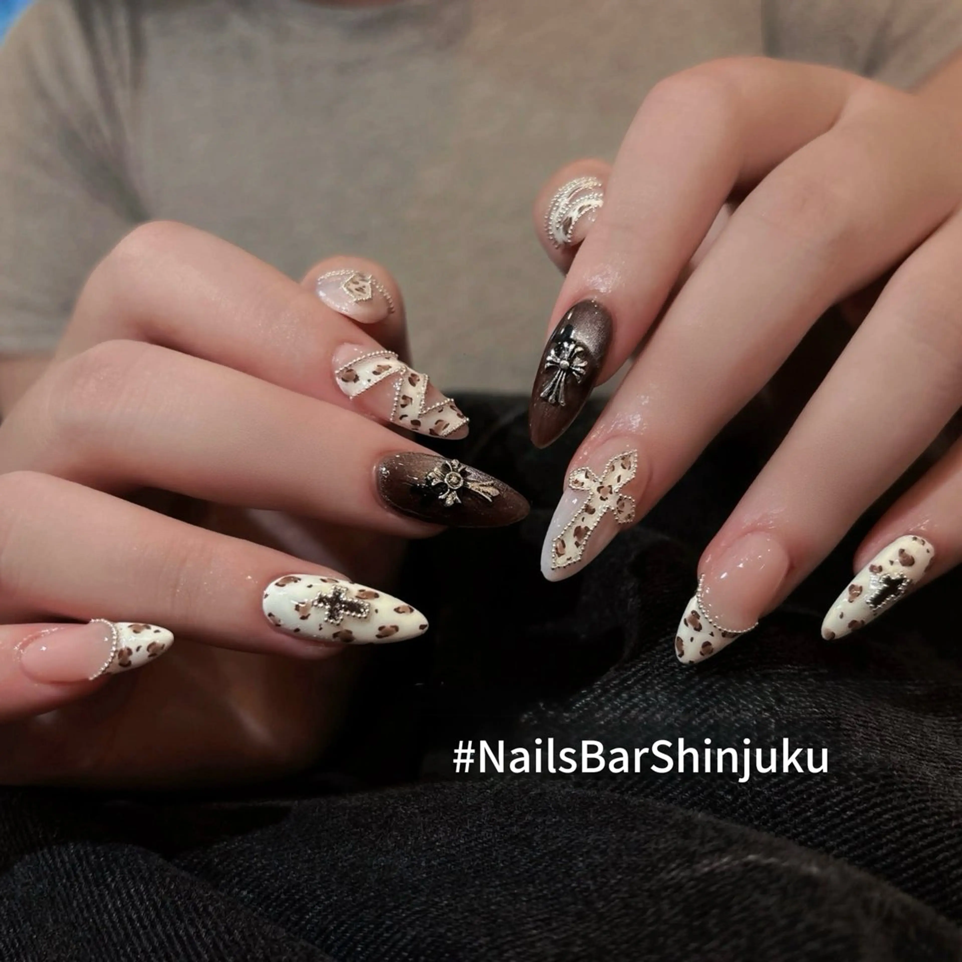 ネイル ボルドー ブラウン チークネイル ドット フットネイル ハンドネイル NAILS BAR SHINJUKUのネイルデザイン