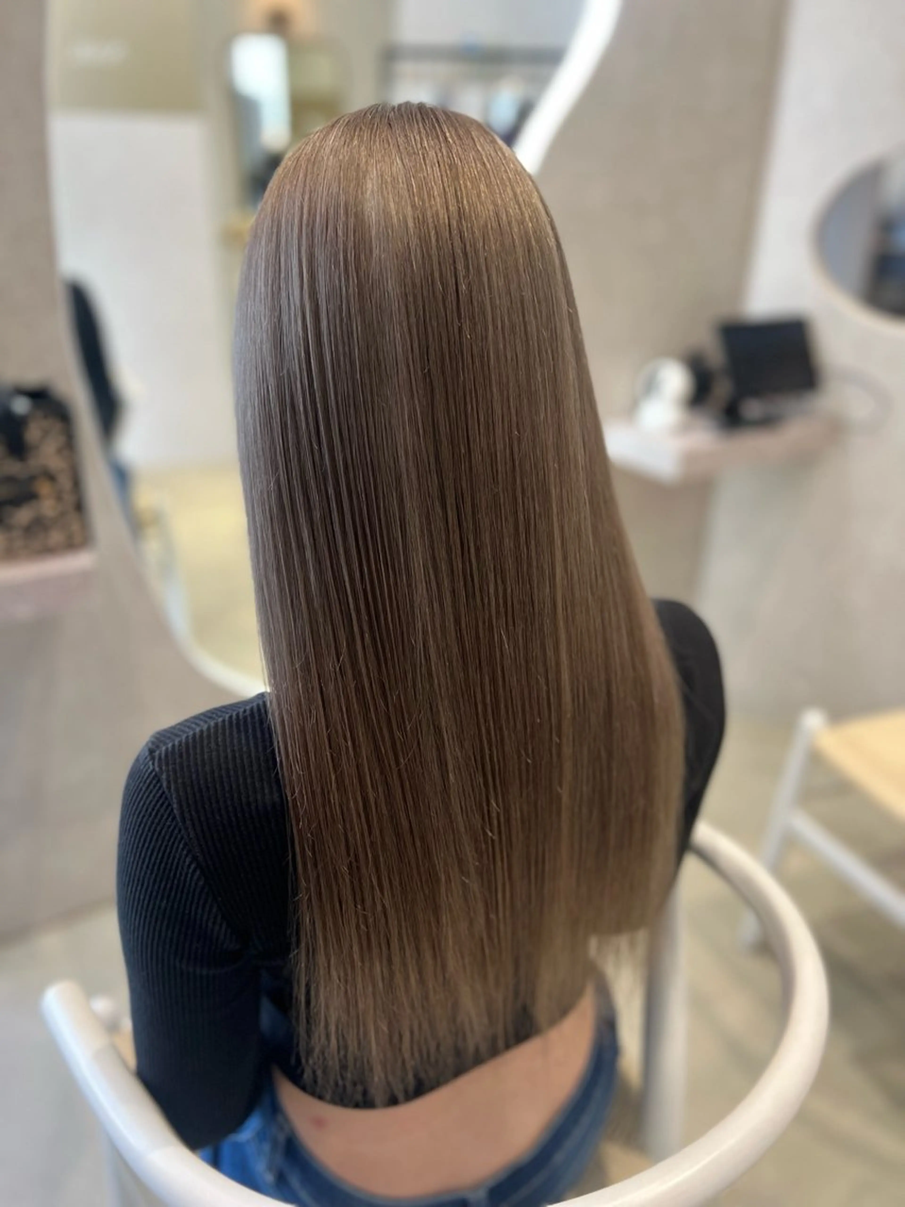 ロング ヘアカラー 小池 夏美のヘアスタイル