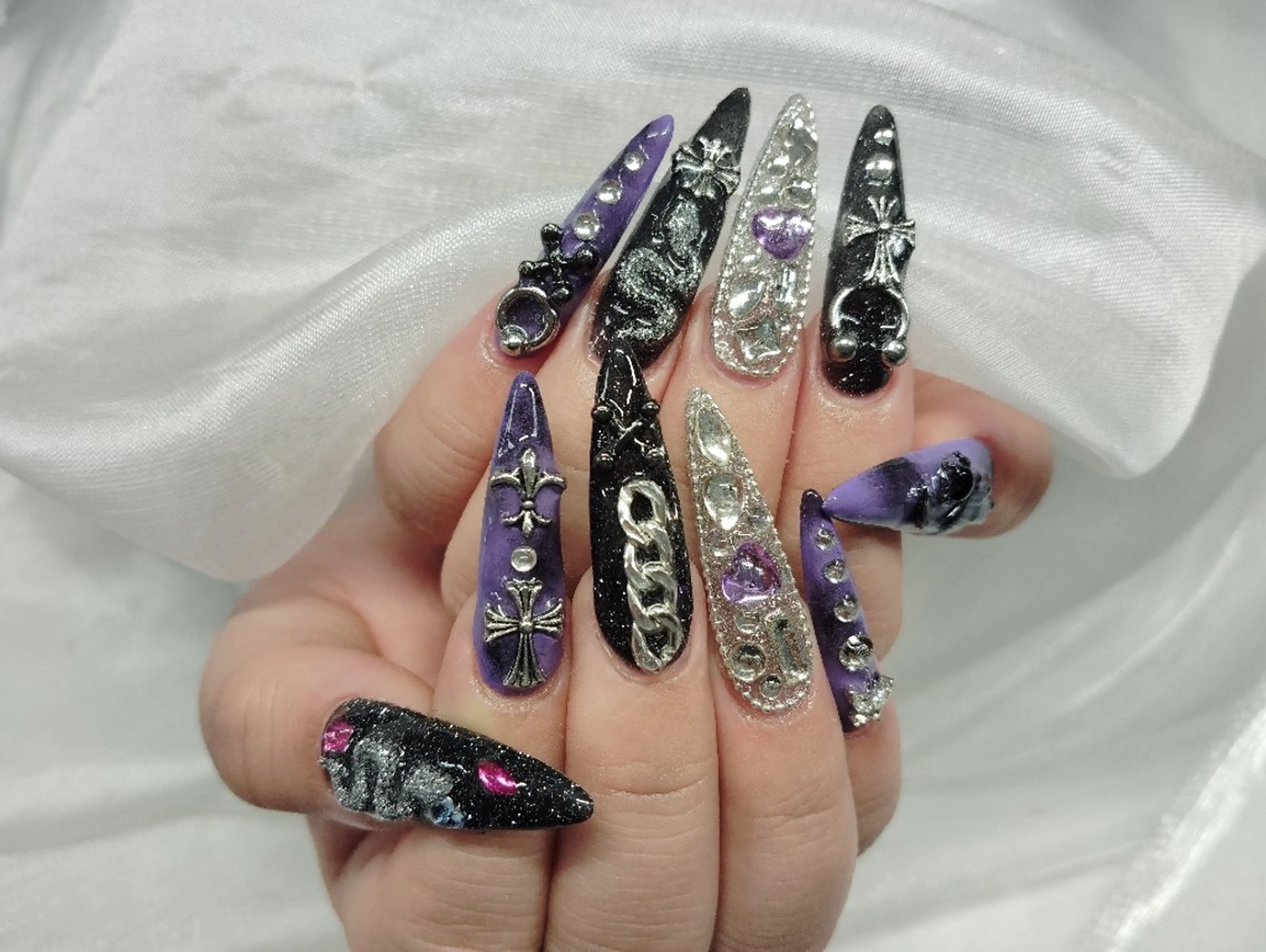 ネイル アートネイル オーロラネイル ガーリー キラキラネイル 韓国ネイル ハンドネイル Fanfan  長さ出し専門のネイルデザイン