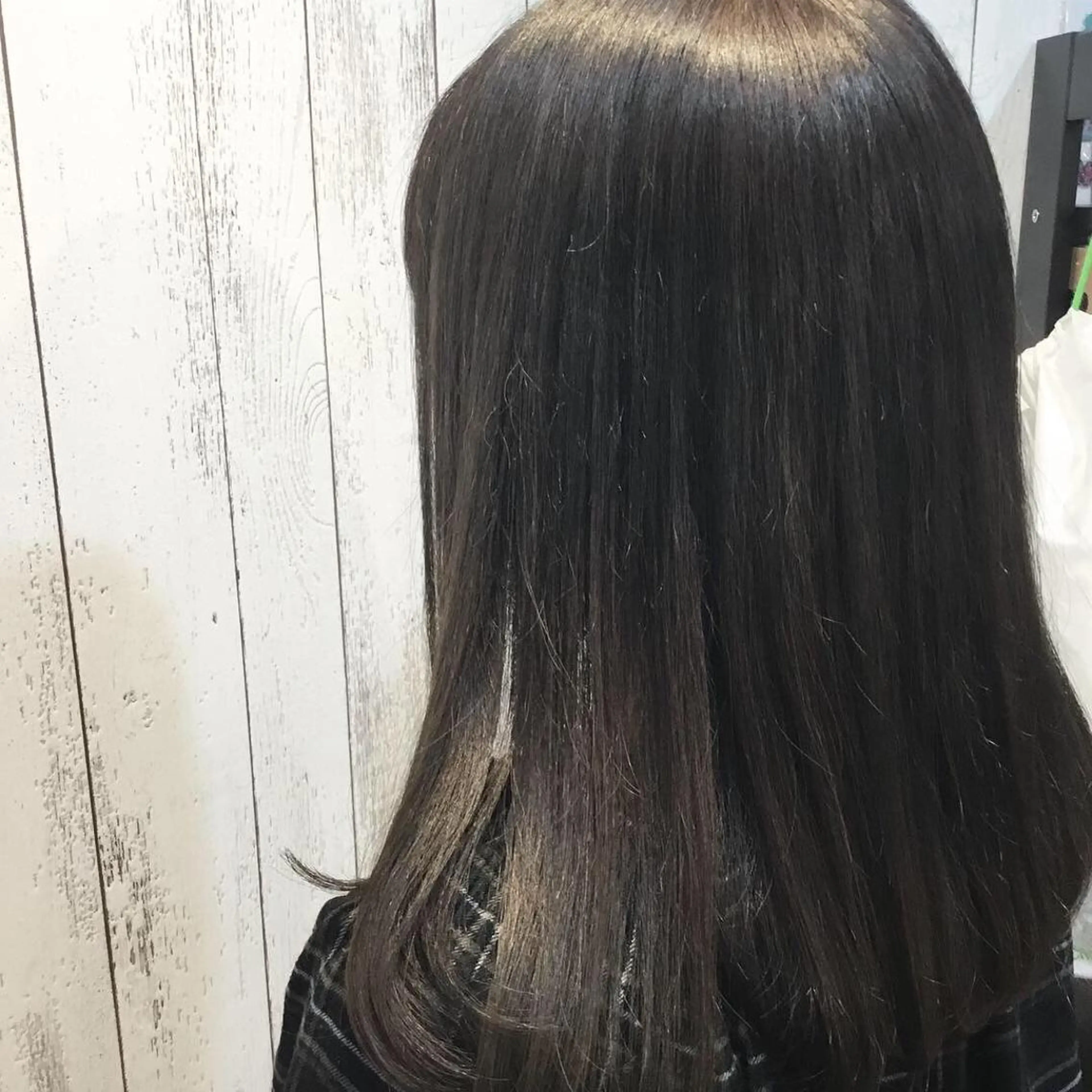 セミロング カラー パーマ embrace エンブレイスのヘアスタイル