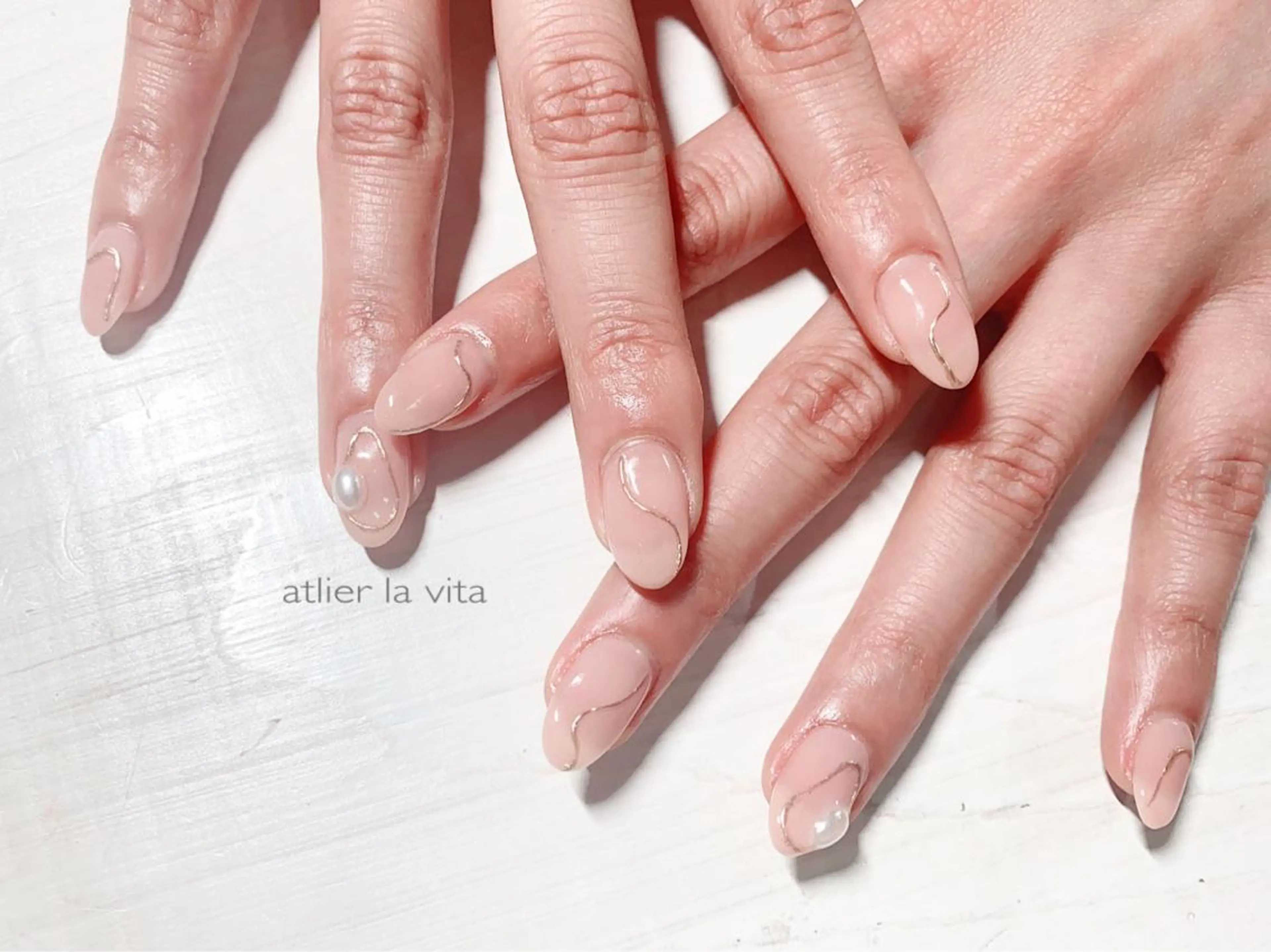 ネイル ミラーネイル オフィスネイル ハンドネイル atelier la vita所属・lavita. mimuraのネイルデザイン