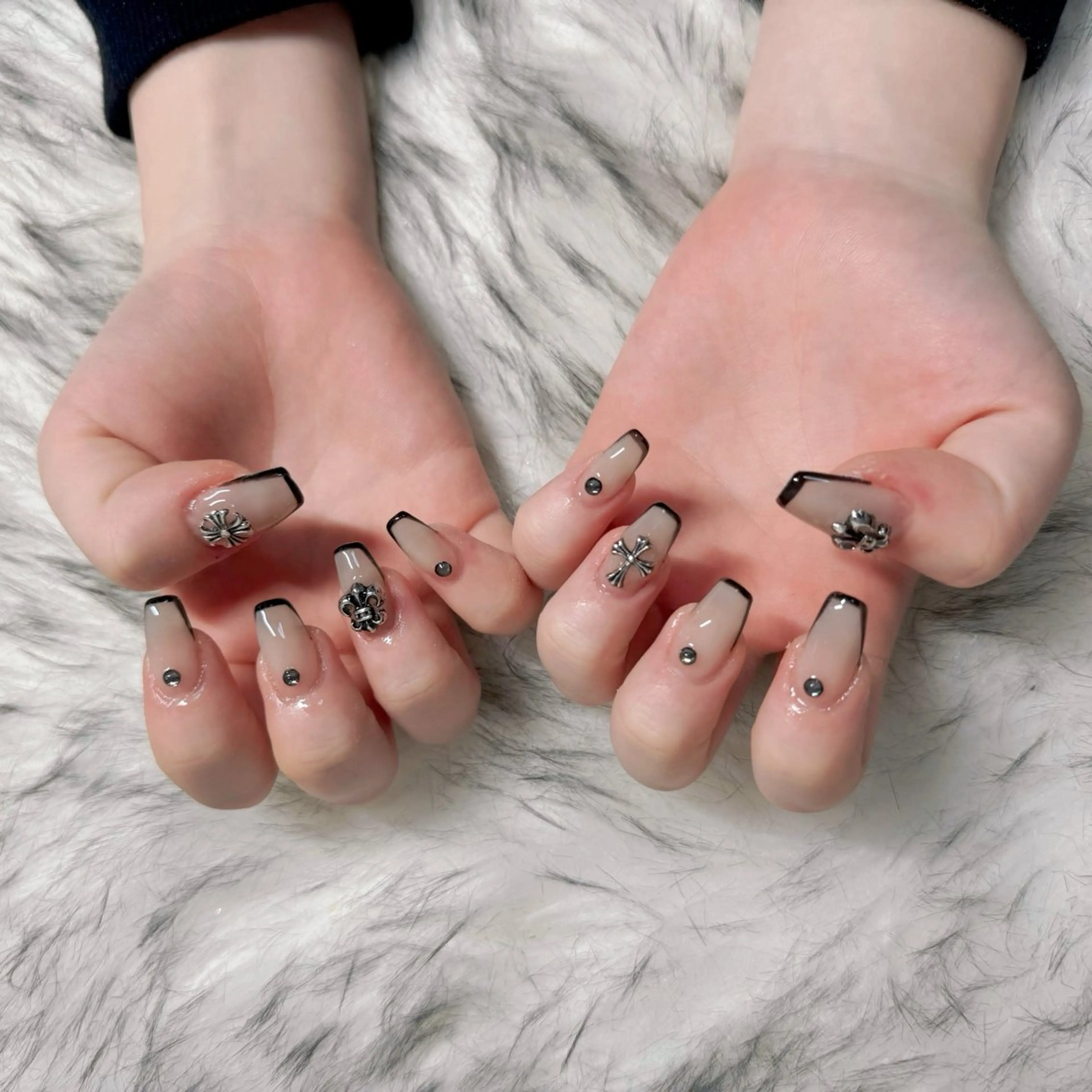 ロング ハンドネイル mao .のネイルデザイン