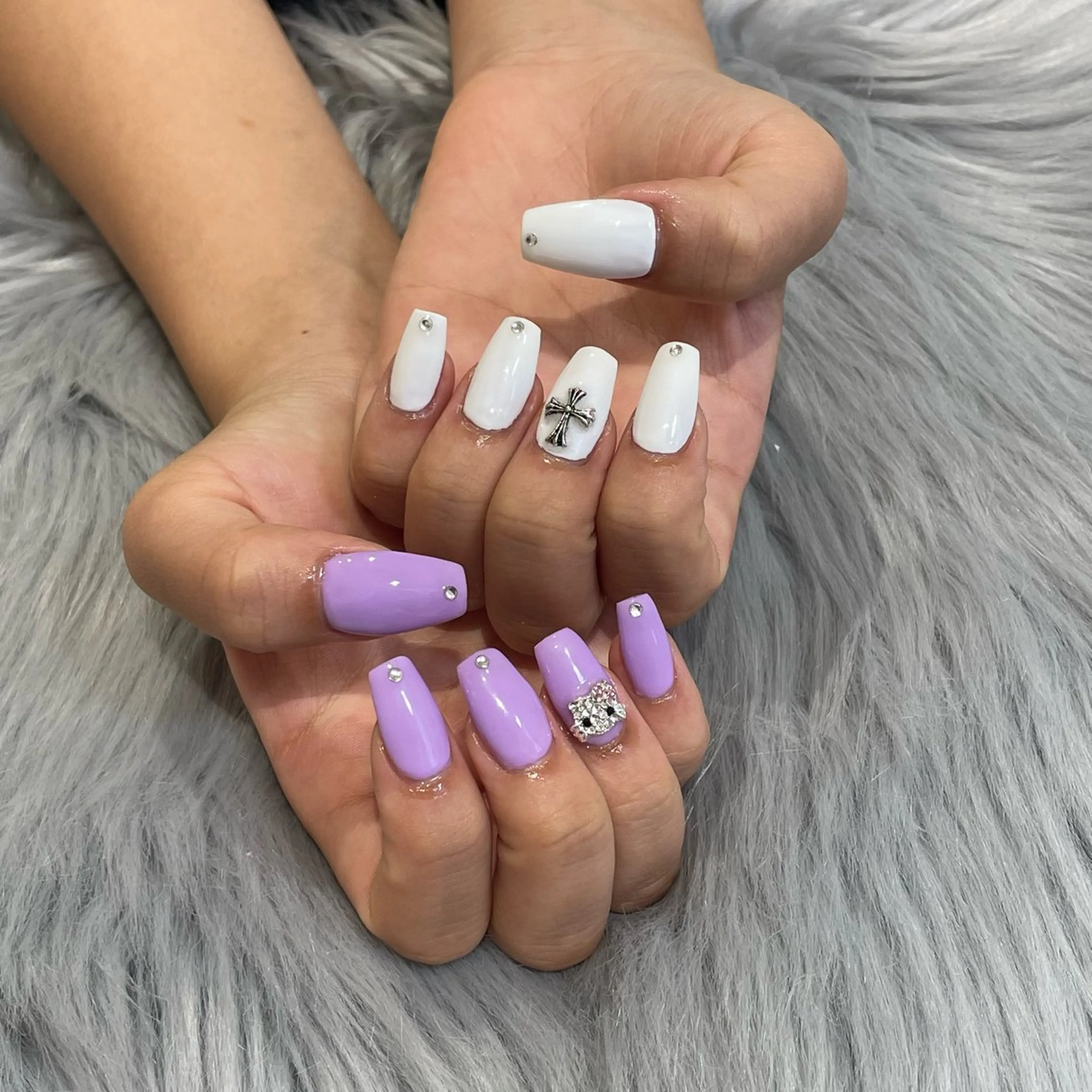 ネイル 長さ出し ラメ(グリッター) ハンドネイル RICO Nail パーツつけ放題🌈のネイルデザイン
