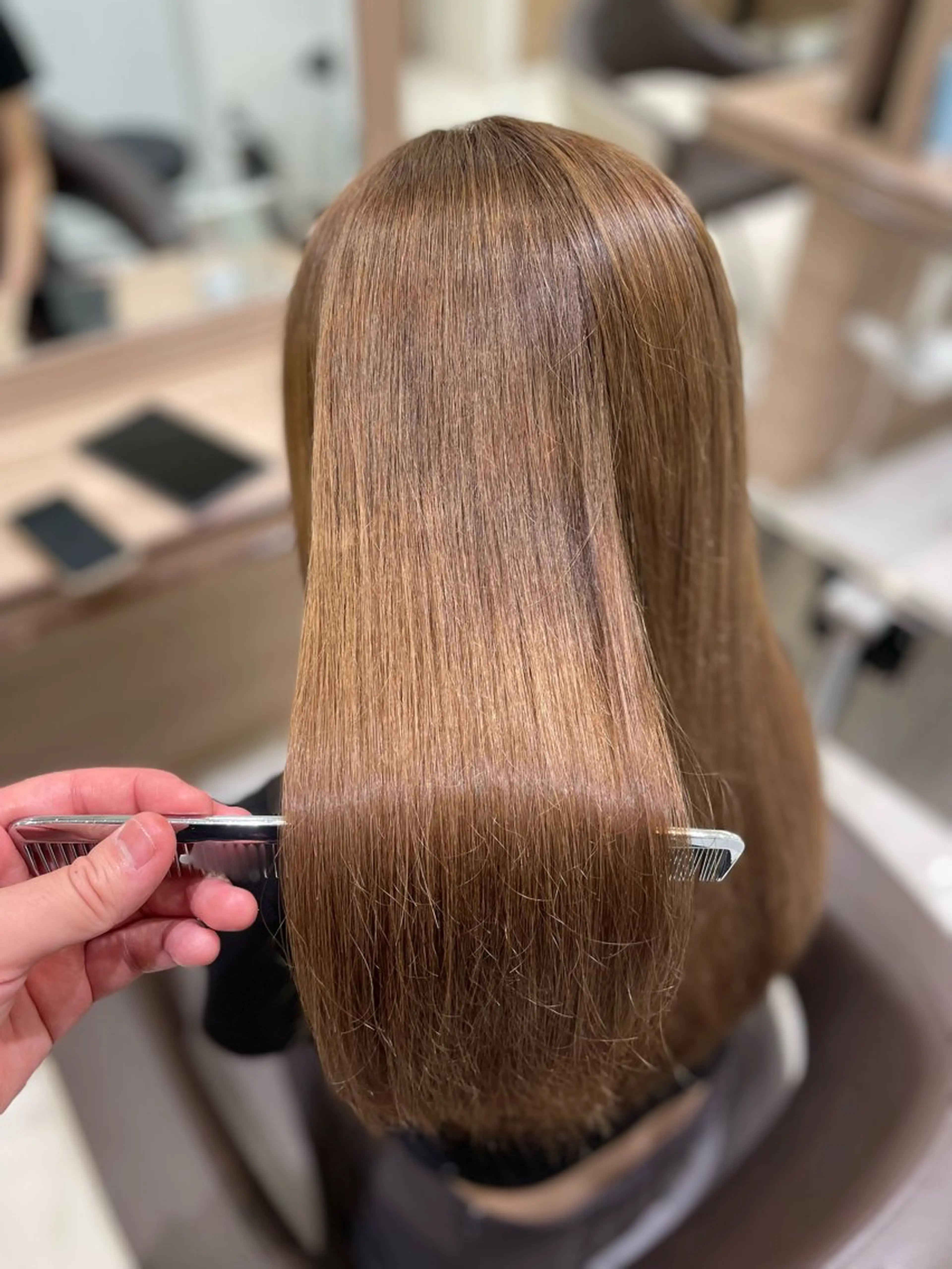 セミロング 中村/韓国風レイヤー 縮毛矯正、ハイライトのヘアスタイル