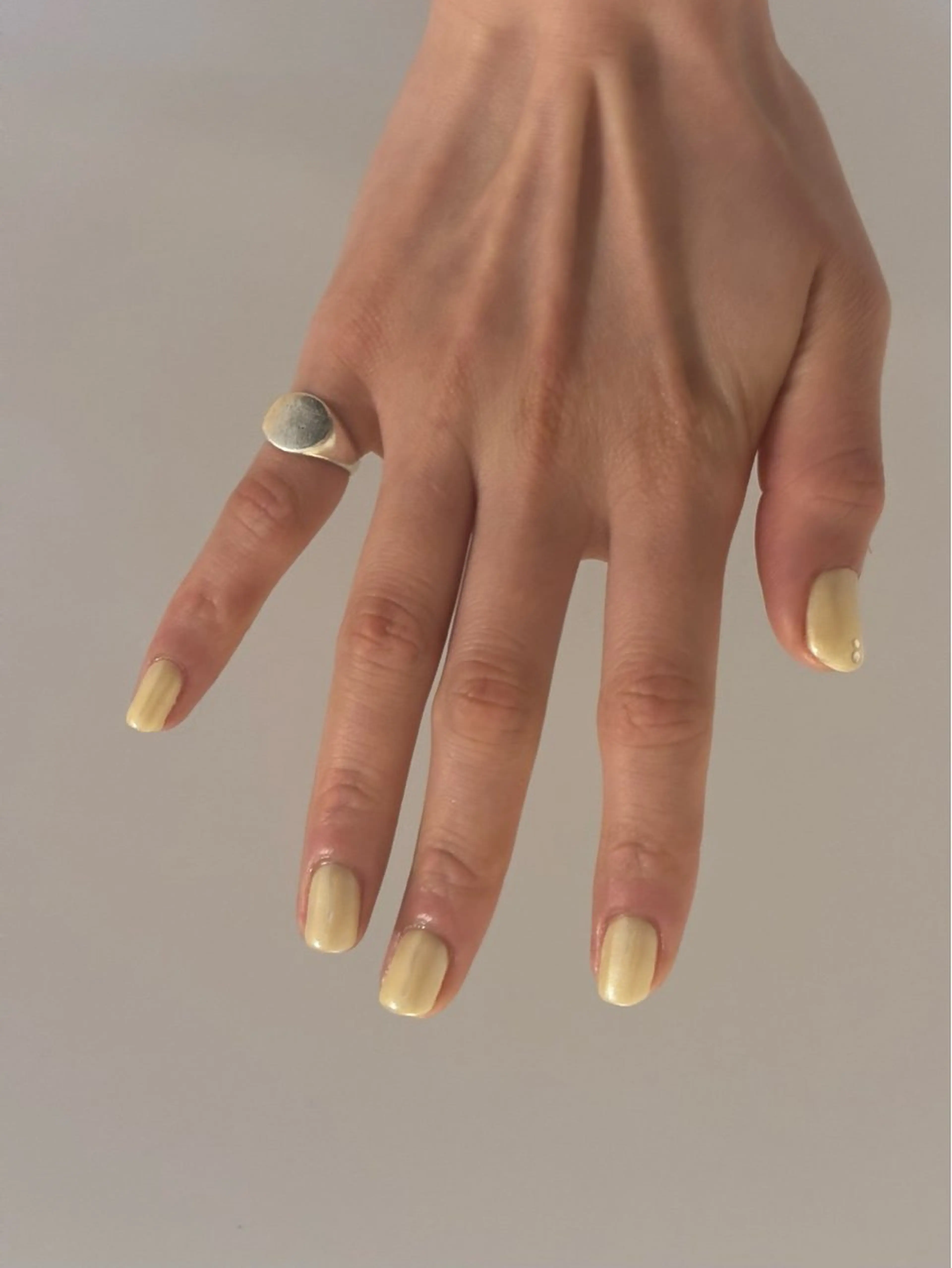 ネイル パステルネイル 黄色 ハンドネイル Elio 国泰寺のネイルデザイン