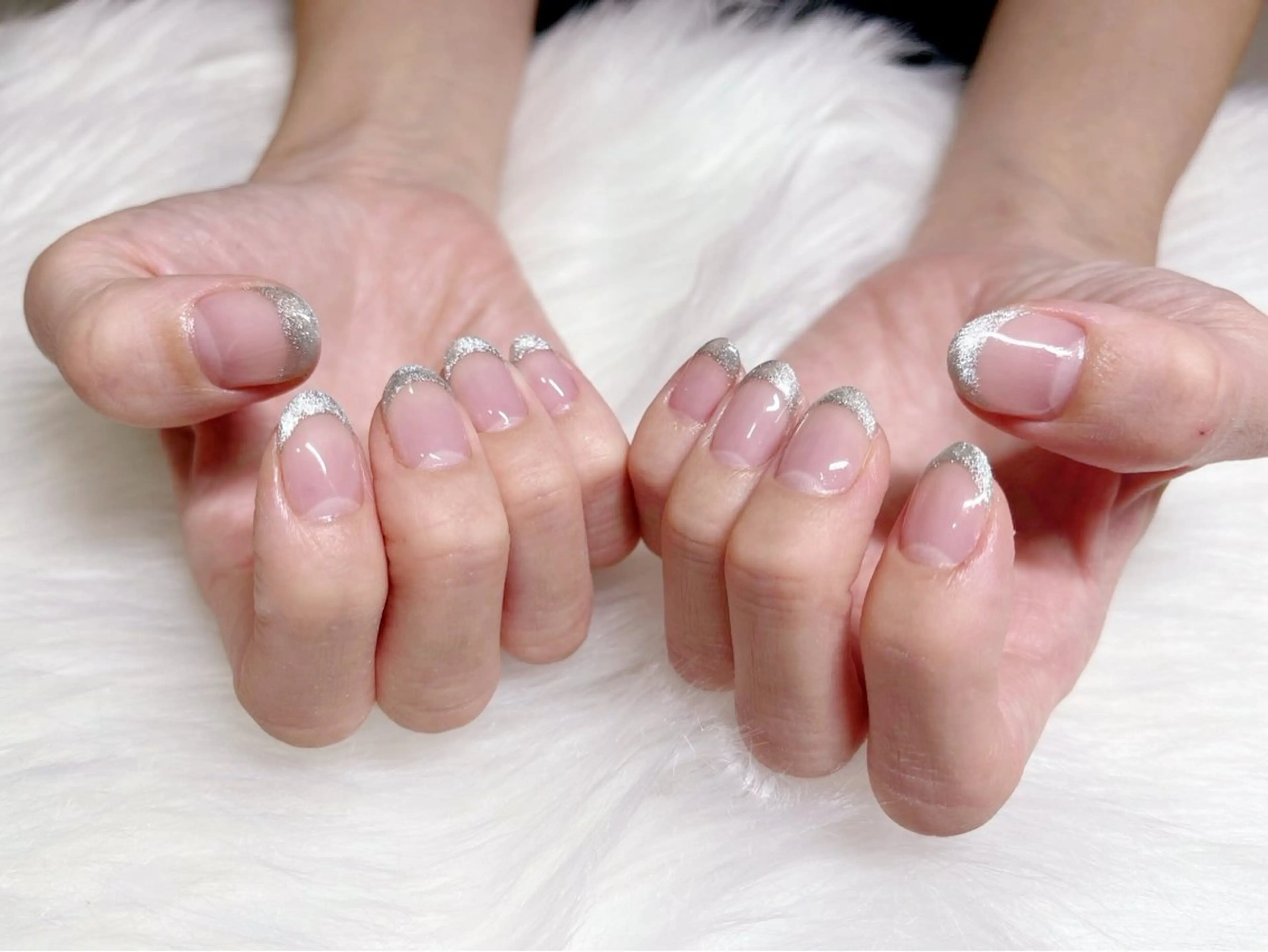 《ハンド》フレンチネイル[オフなし]の写真