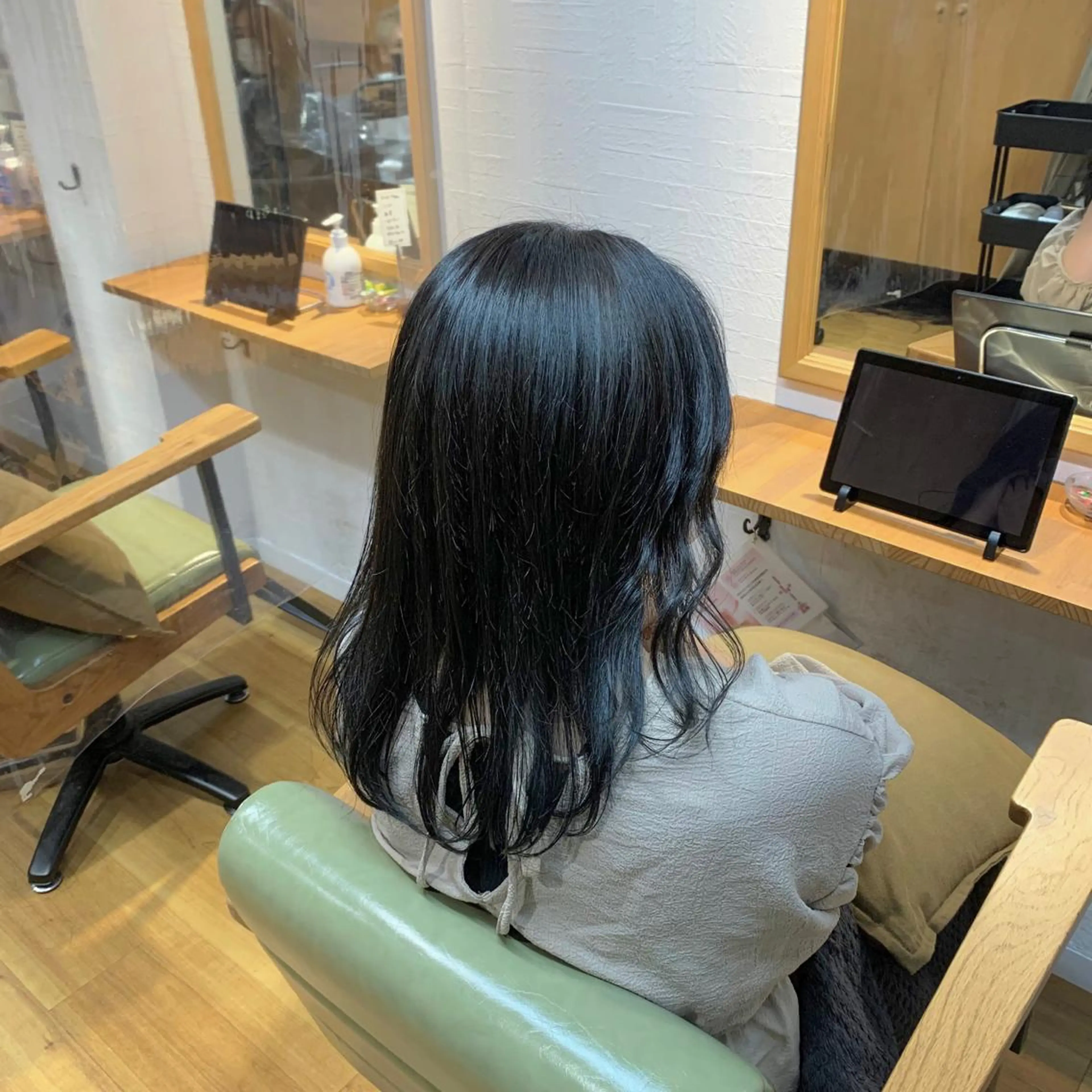 ミディアム カット ヘアカラー トリートメント little 小濱彰太のヘアスタイル