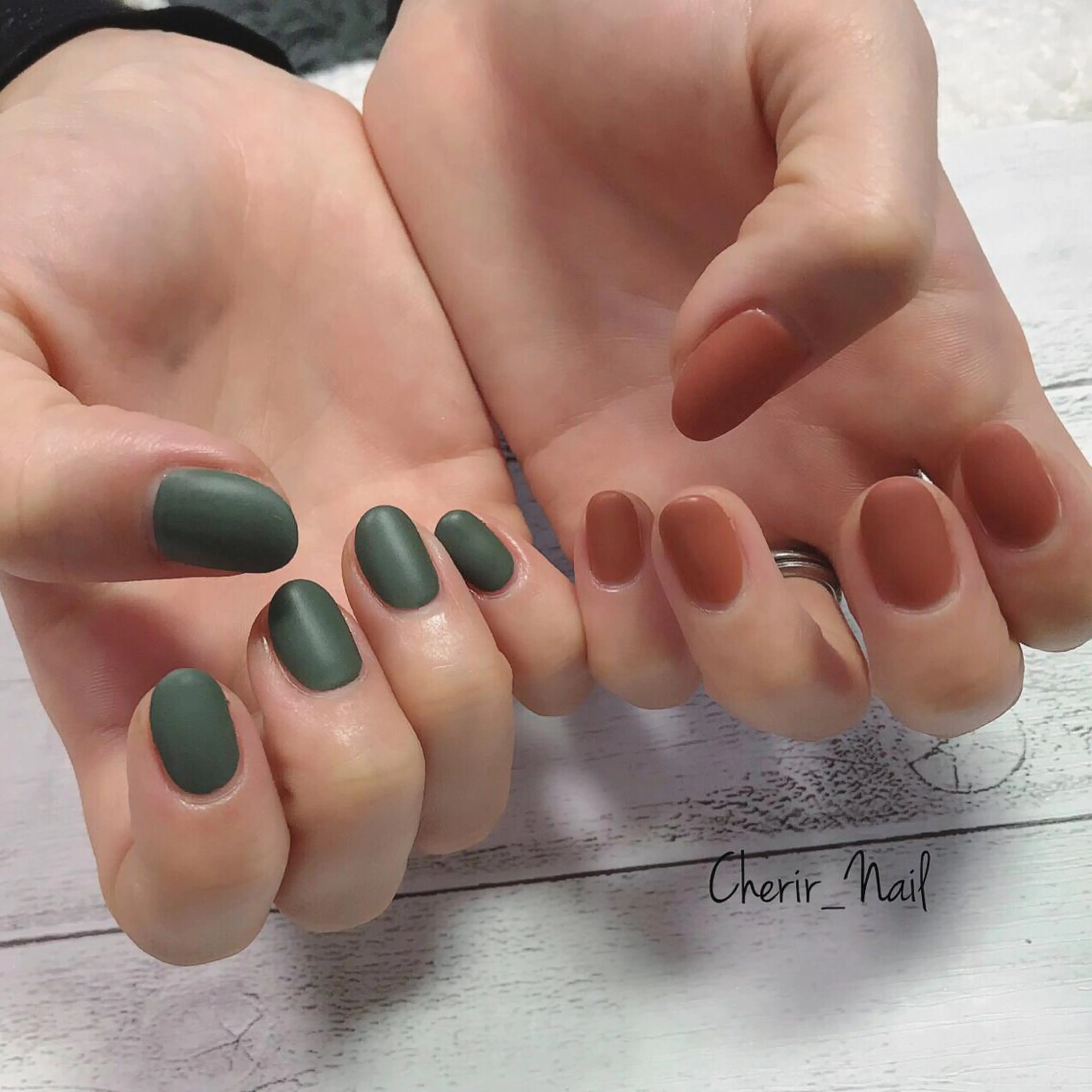 ネイル カジュアル グリーン マットネイル ワンカラーネイル ショートネイル Cherirnail kaoriのネイルデザイン