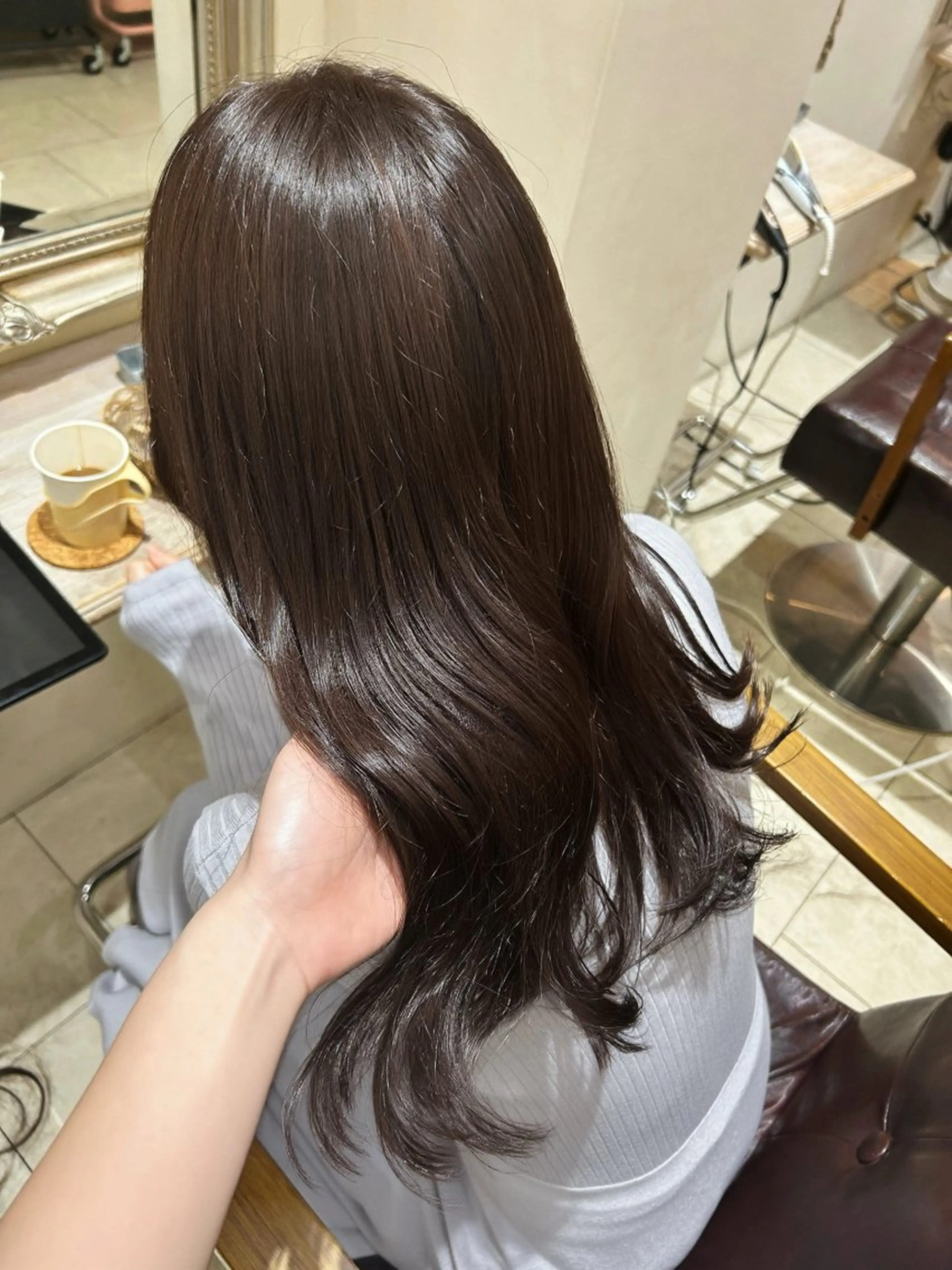 【平日限定】【こちらもオススメです😳】艶カラー＋ヘアケアトリートメント🫧の写真