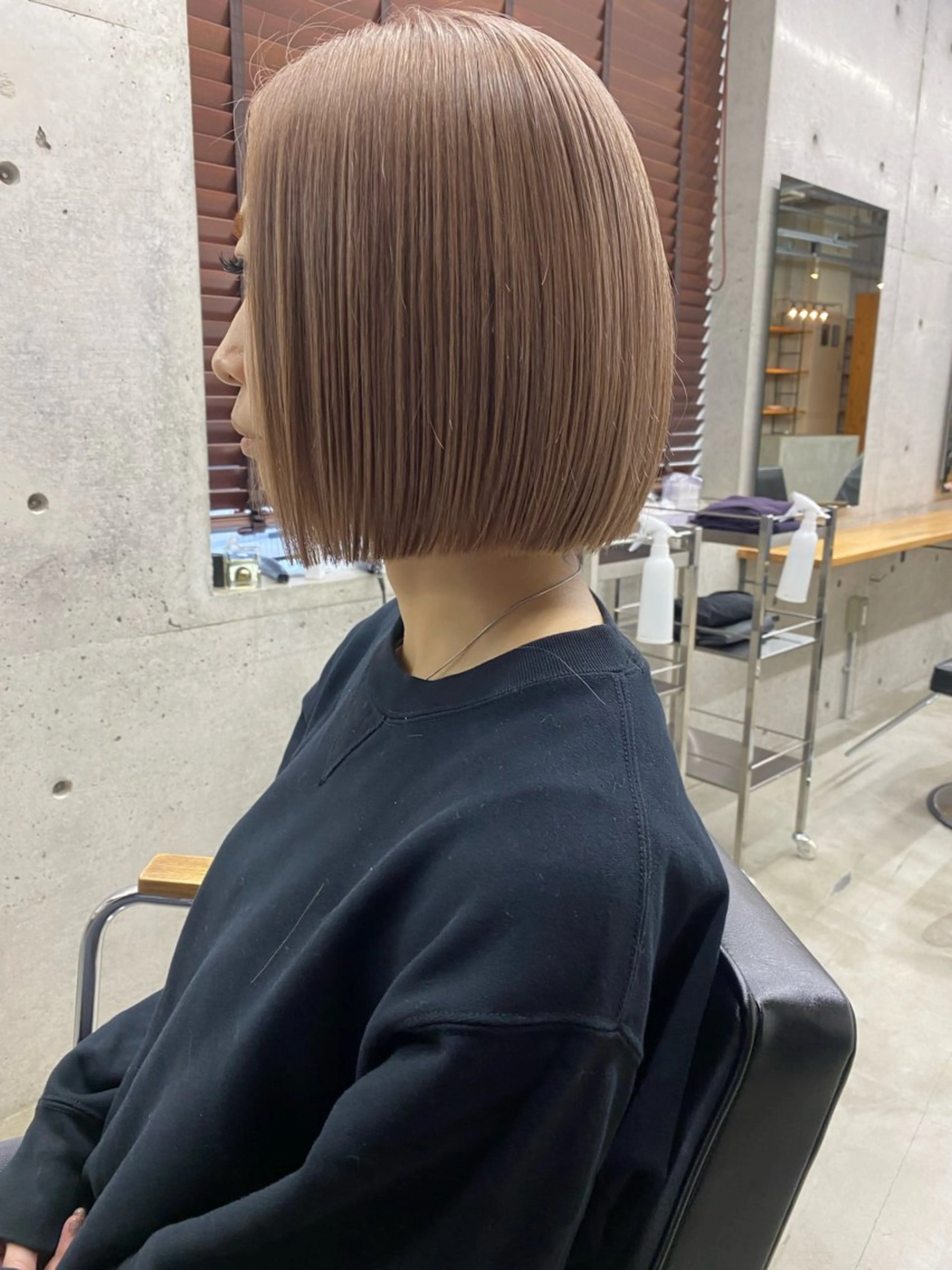 【カット+ケアブリーチカラー】の写真