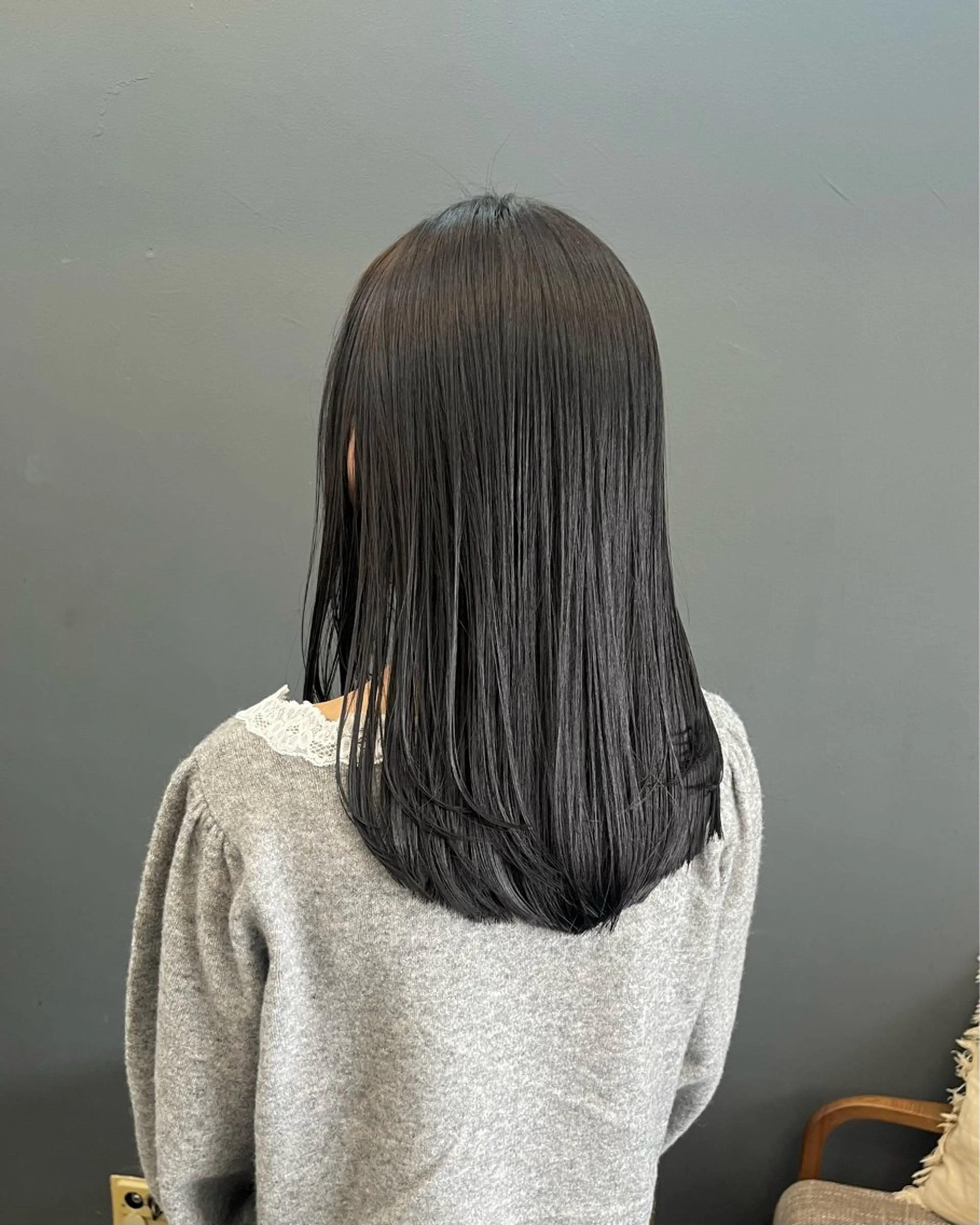 セミロング カラー カット ヘアカラー 暗髪とオリーブ🌿 渡辺拓人のヘアスタイル