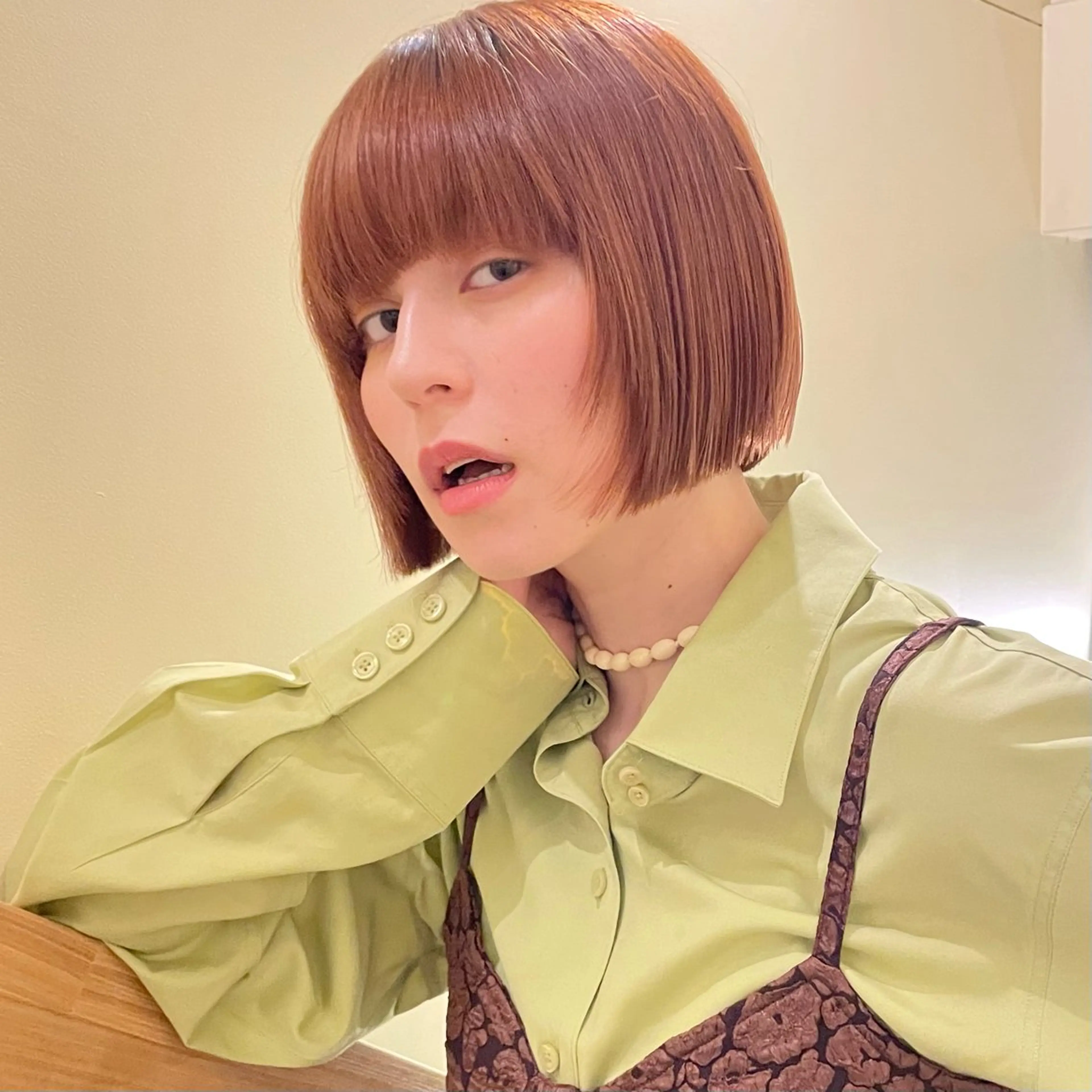 ショート カラー ダブルカラー オレンジ カット ヘアカラー トリートメント 🍊暖色×顔周り 🍊cocoroのヘアスタイル