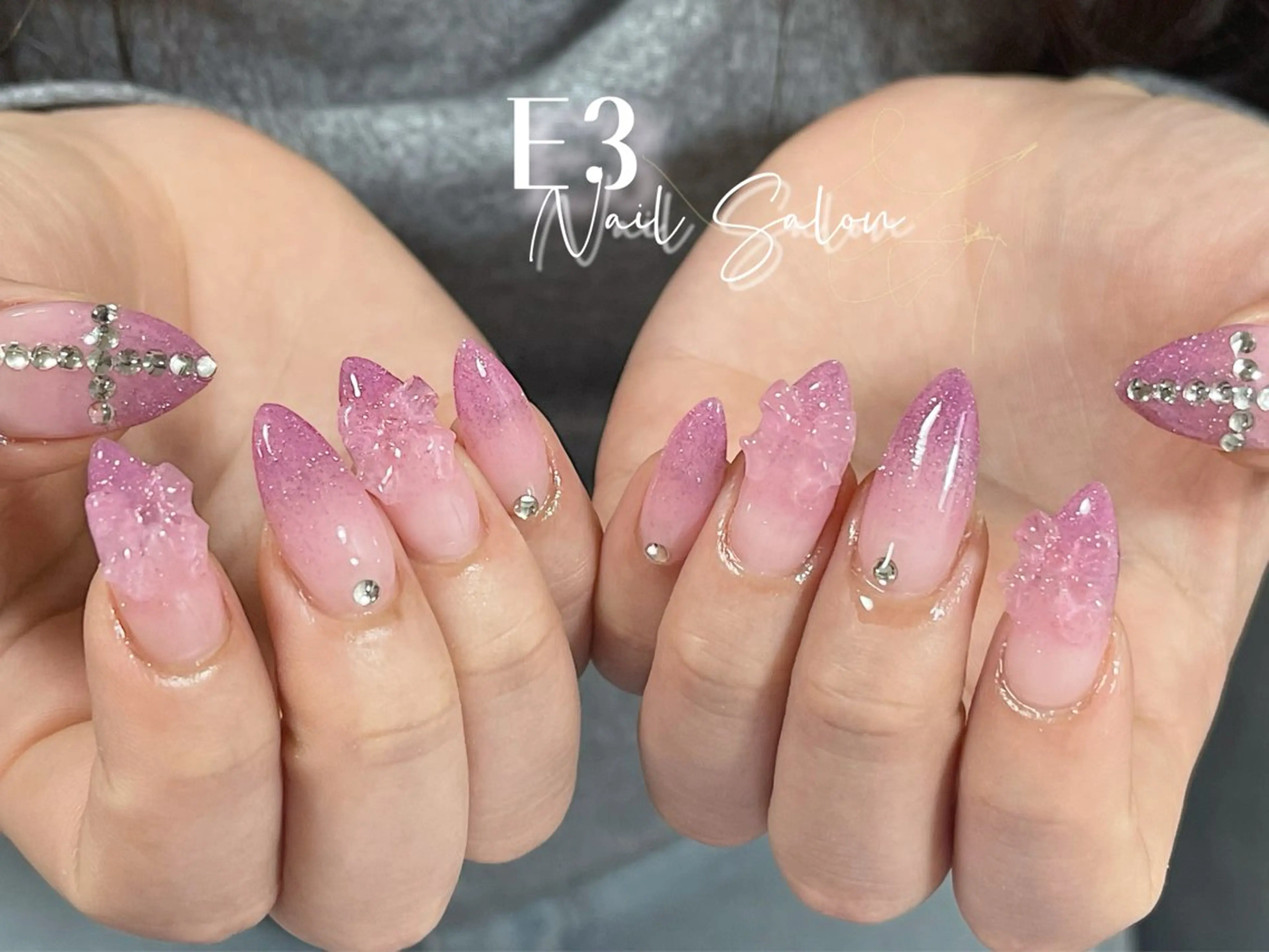 ネイル フレンチネイル ジェルネイル ガラスフレンチ グラデーション キラキラネイル ハンドネイル E3 Nail Salonのネイルデザイン