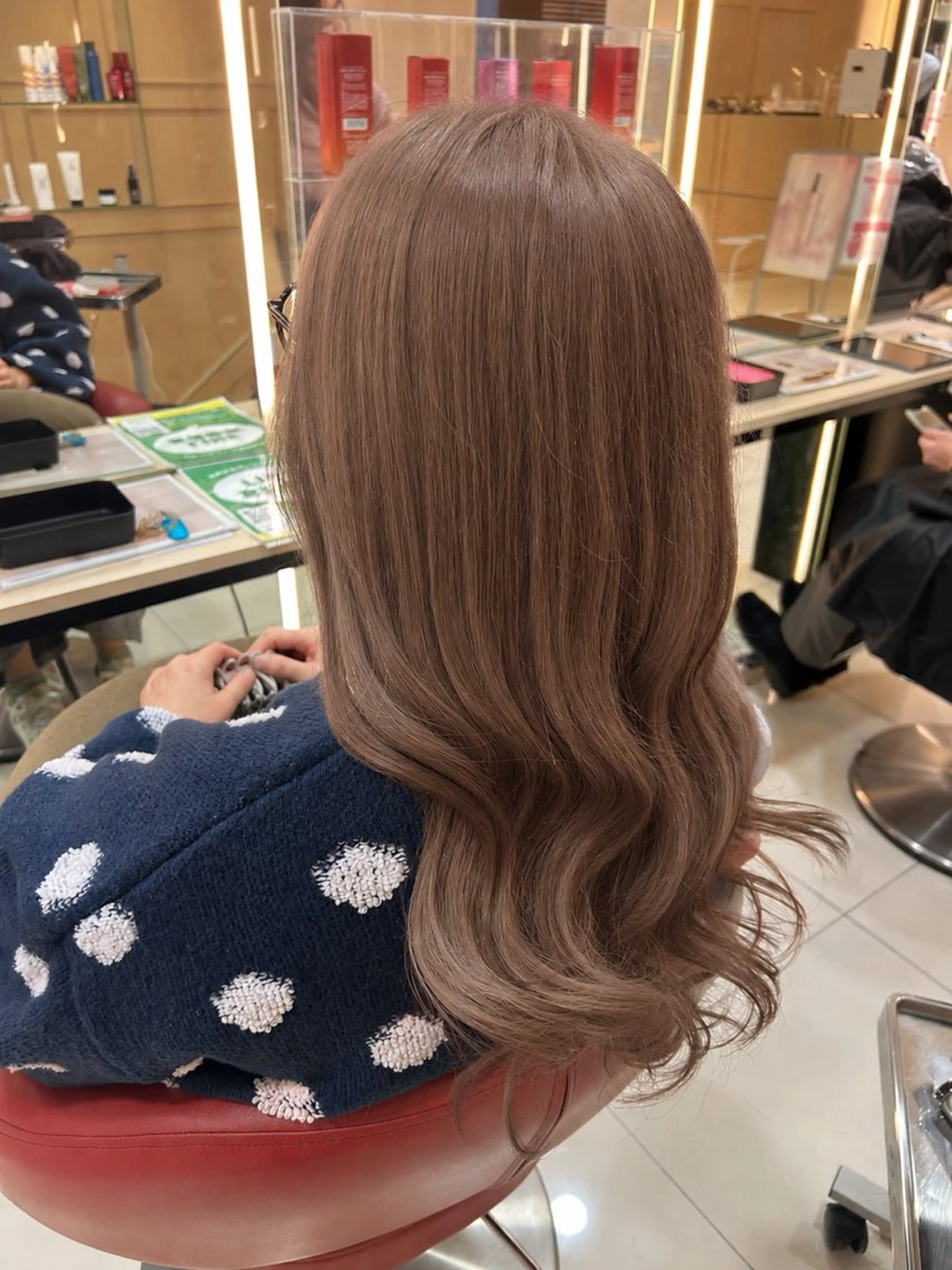 セミロング カラー ゆめ ベージュカラーのヘアスタイル