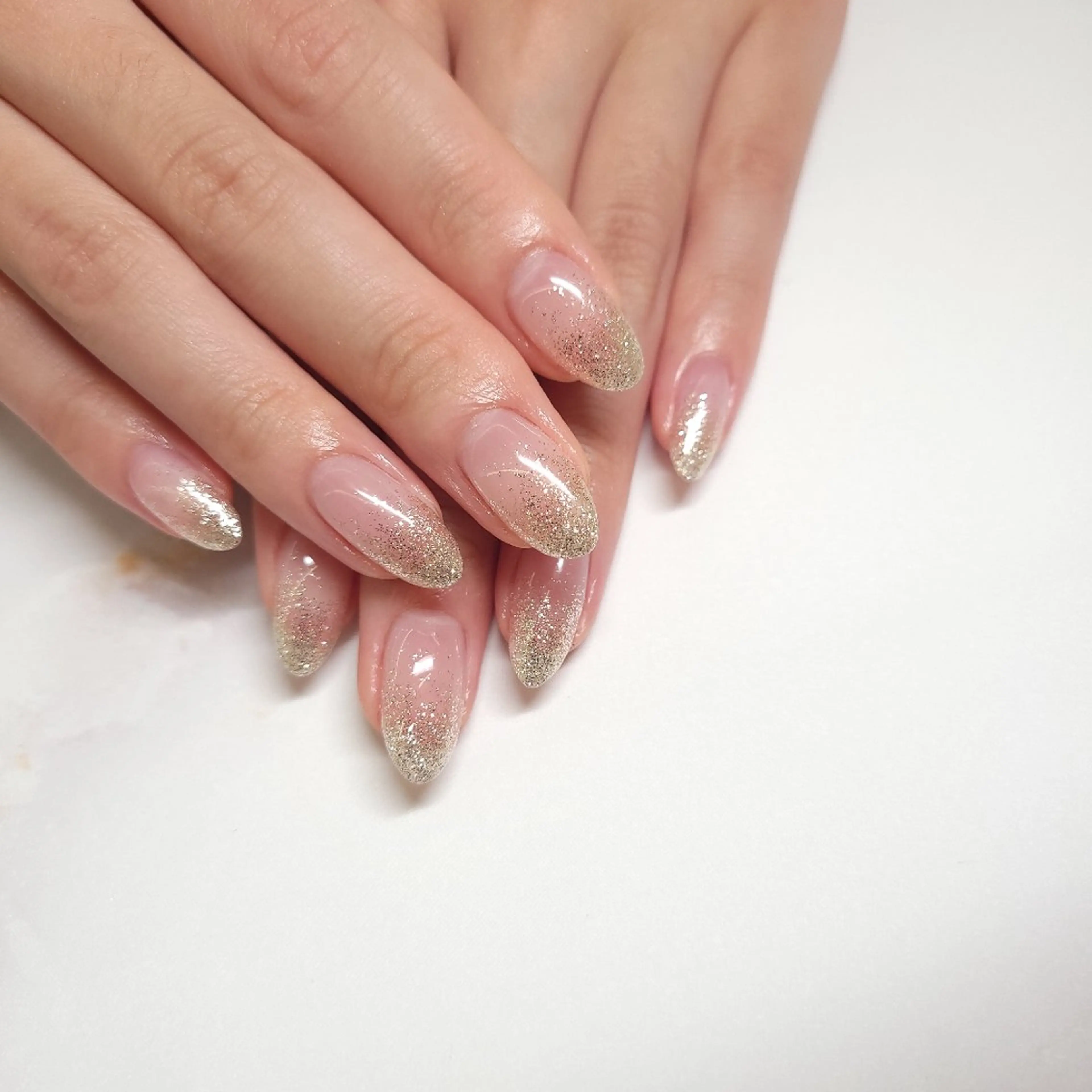 ネイル ジェルネイル ゴールド パラジェル WHITELY みどりのネイルデザイン