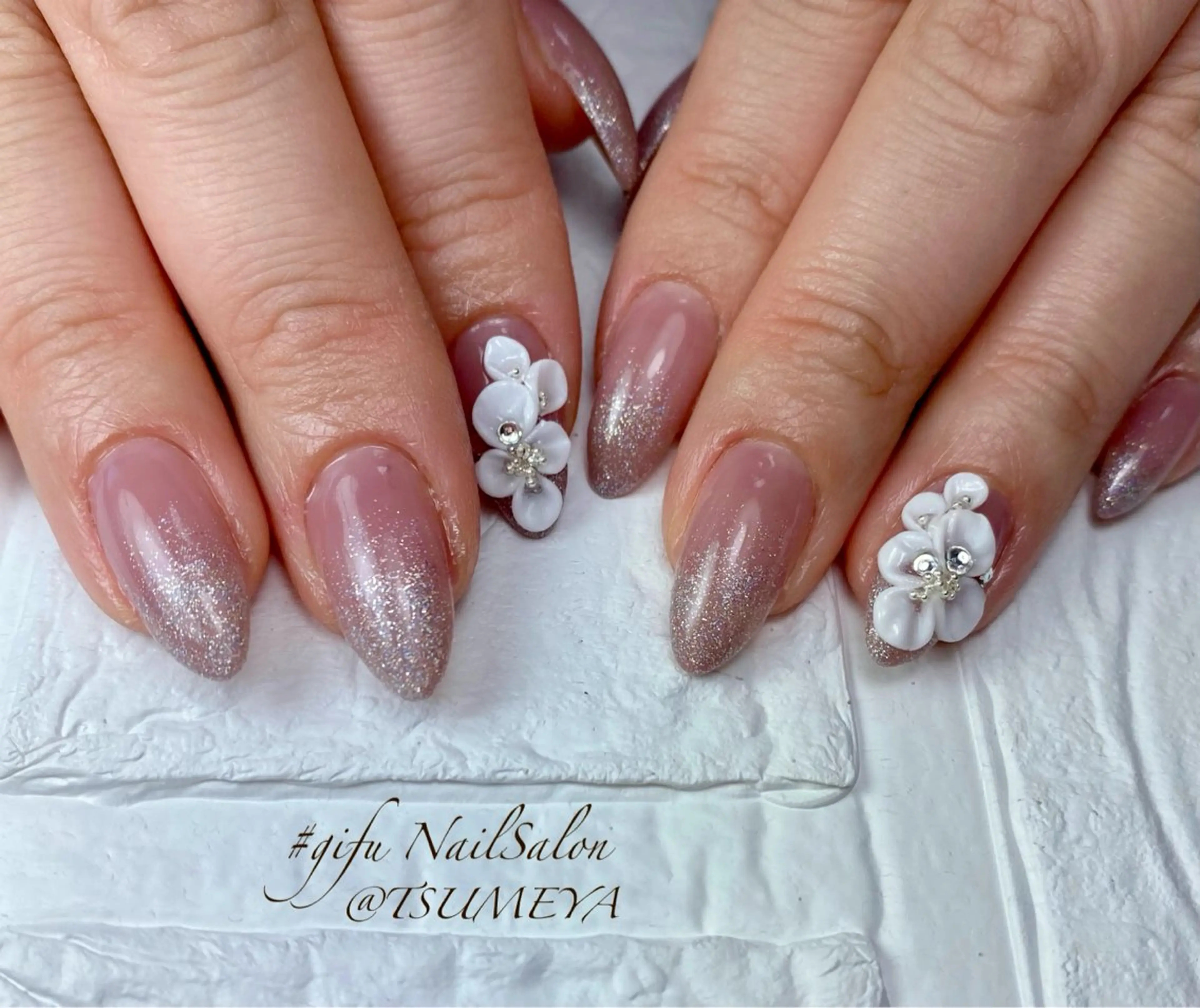 ミディアム TSUMEYA KONのネイルデザイン