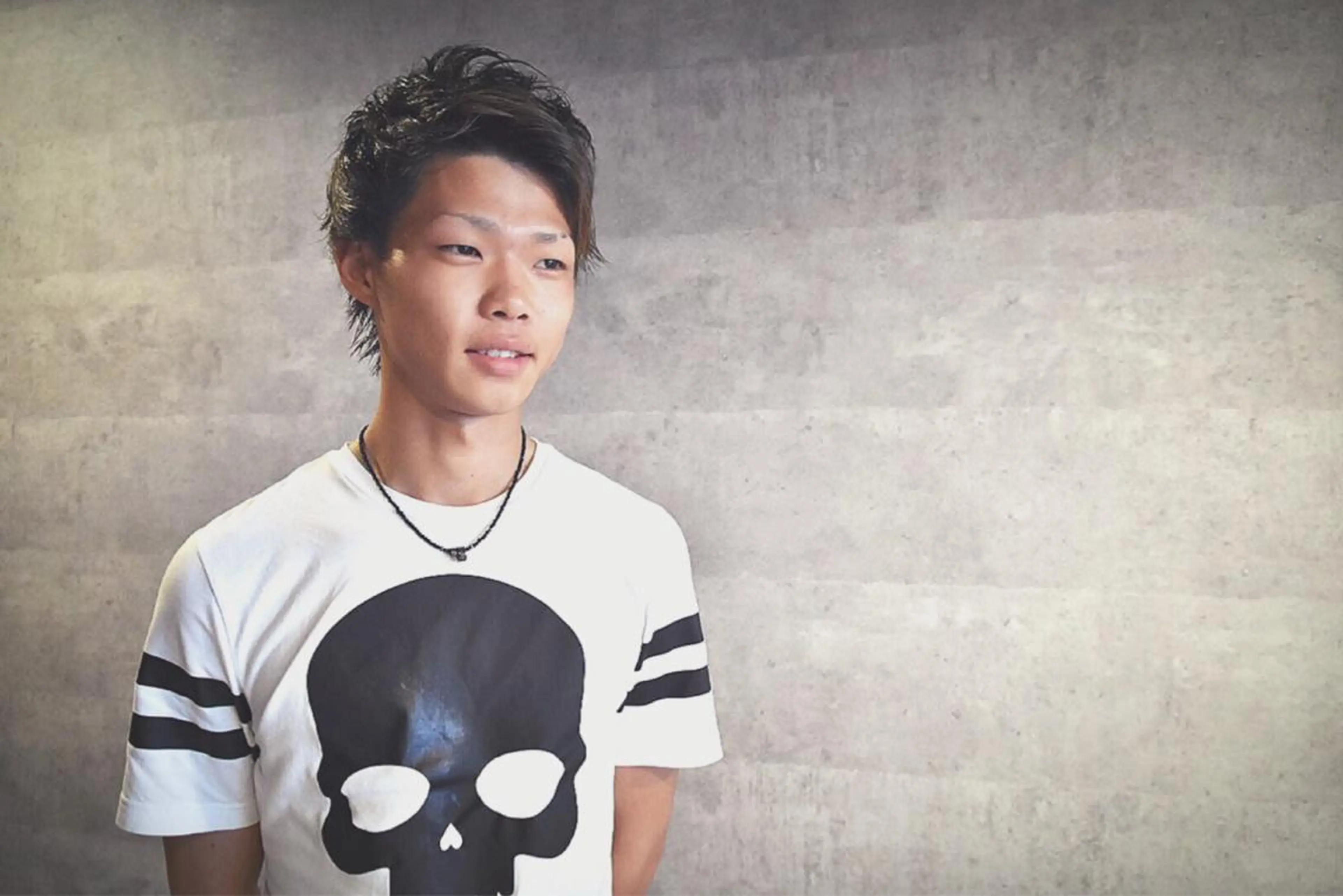 ショート カラー メンズ メンズブリーチ メンズショート ブリーチ グラデーションカラー ショートヘア hair salon Glanzのヘアスタイル