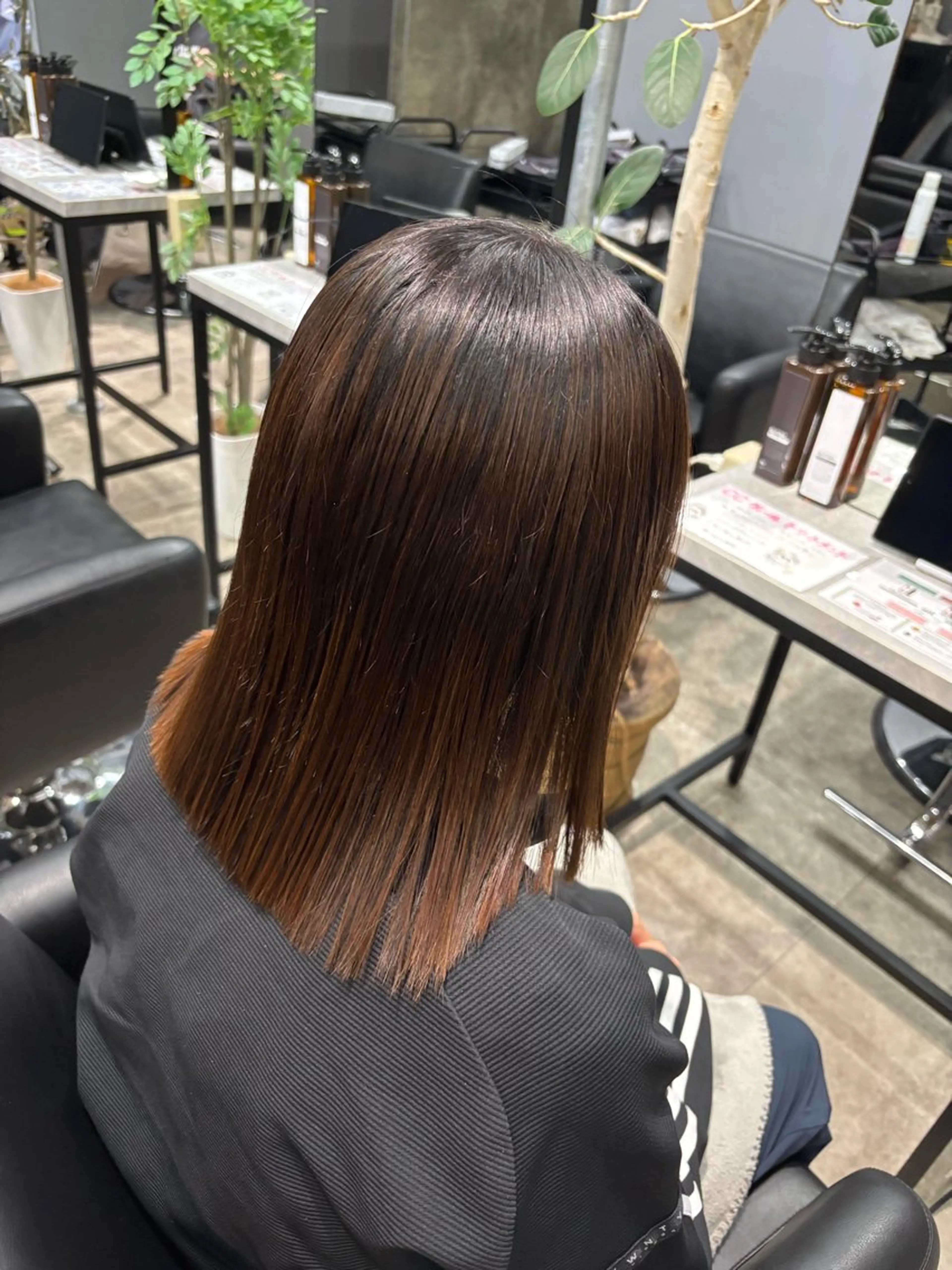 ミディアム カット ヘアカラー ✂︎GLITTER ✂︎Yuu✂︎のヘアスタイル