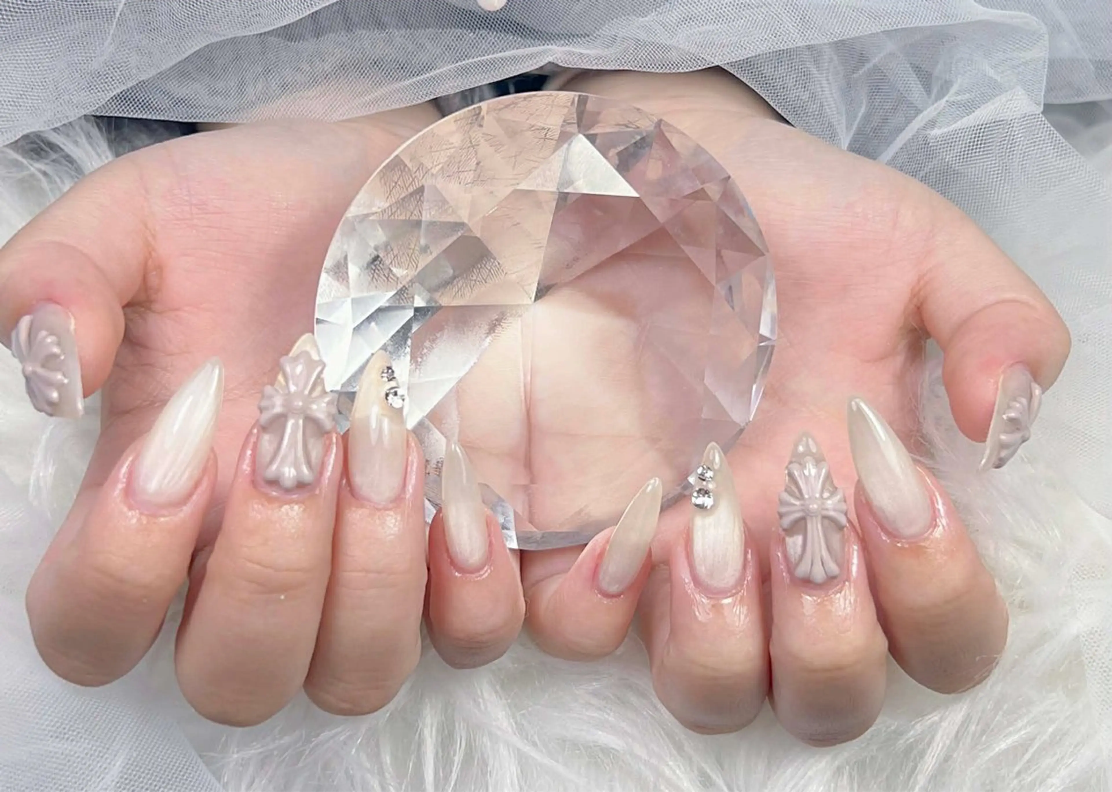 ネイル アートネイル オーロラネイル チークネイル 長さ出し フットネイル Miya _nailのネイルデザイン