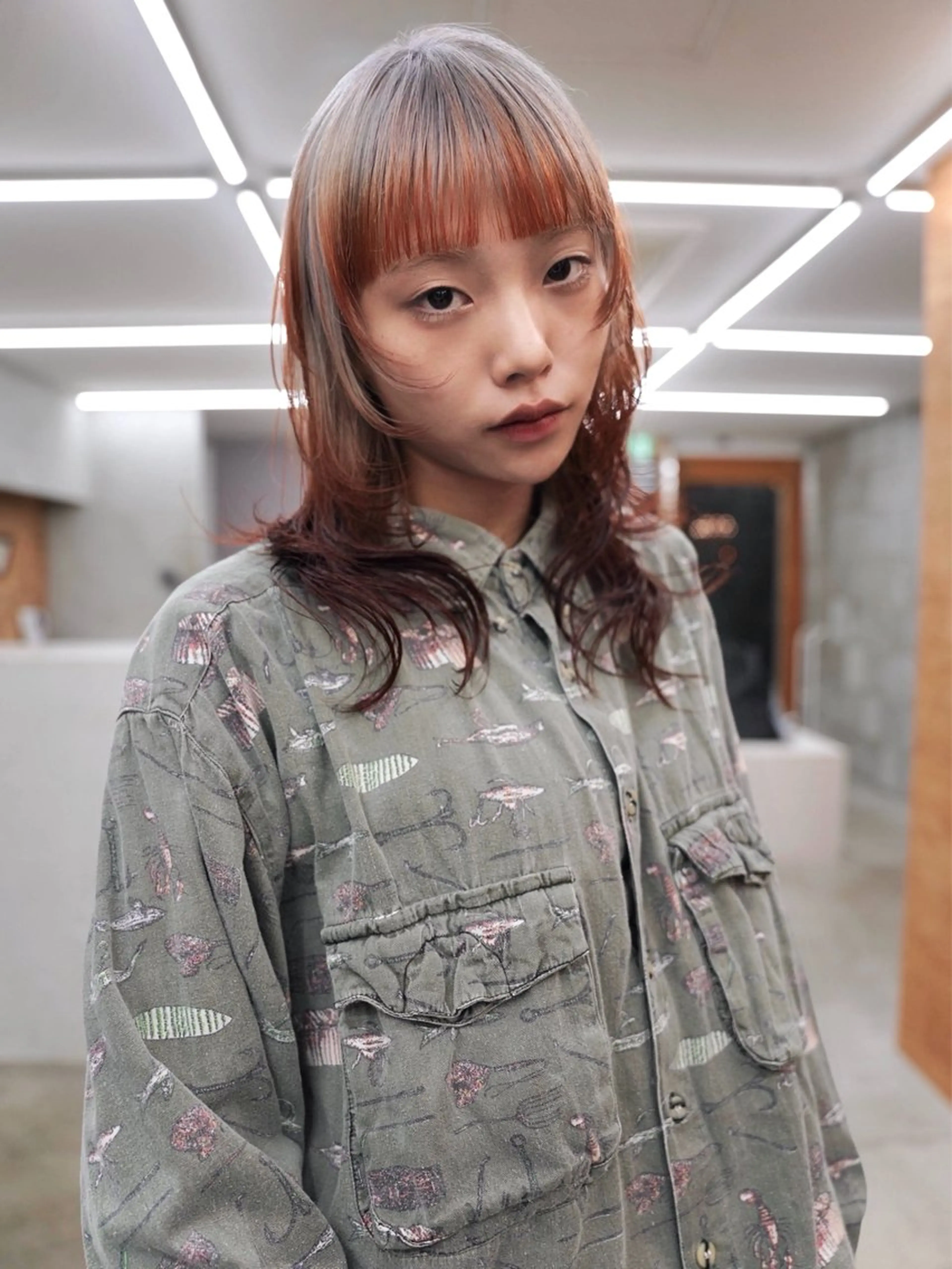 ミディアム カラー デザインカラー オレンジ シルバー カット ヘアカラー トリートメント Kaito🐶/ デザイン/レイヤーのヘアスタイル