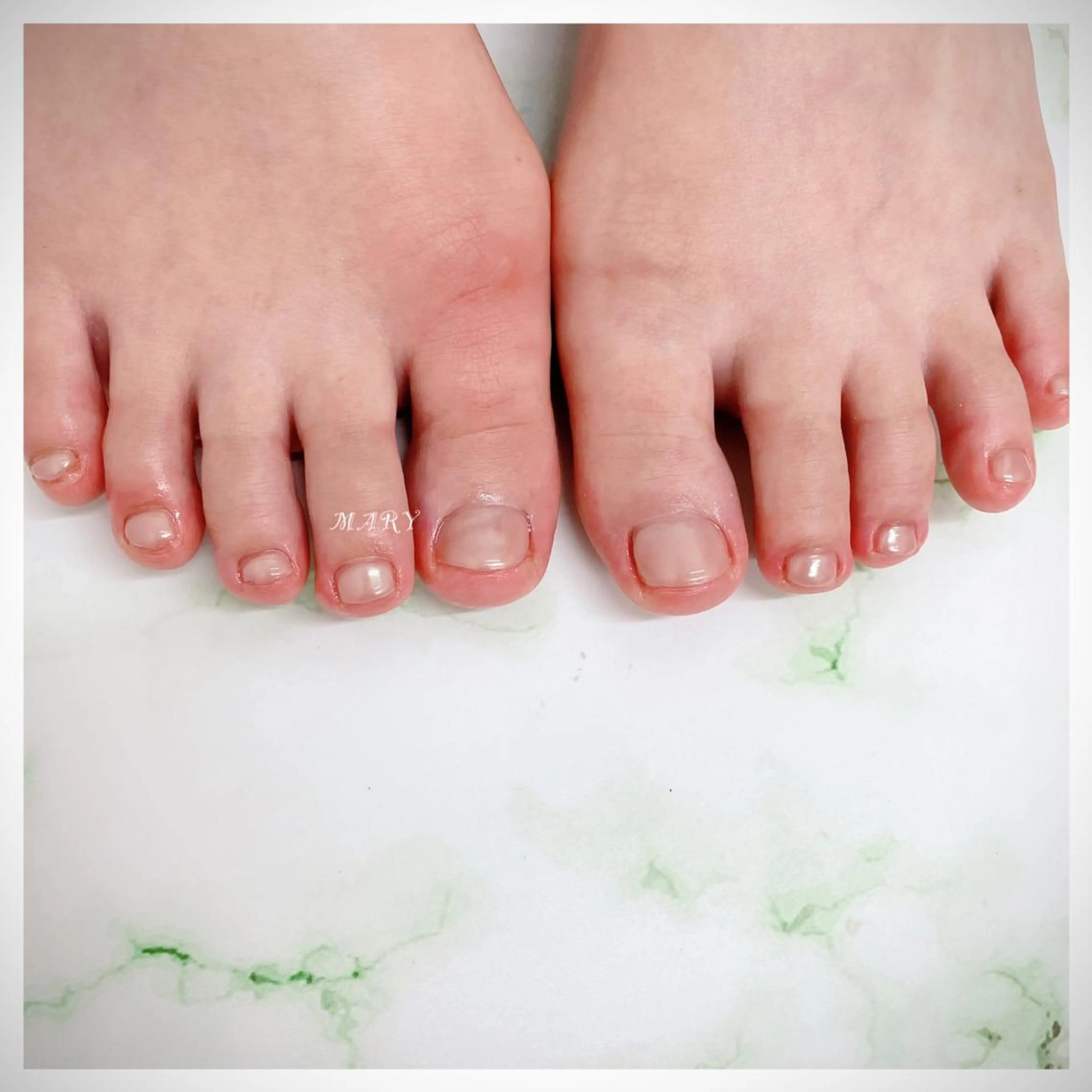 ネイル オーロラネイル フットネイル ミラーネイル ニュアンスネイル ワンカラーネイル フットネイル Mary nail .narumiのネイルデザイン