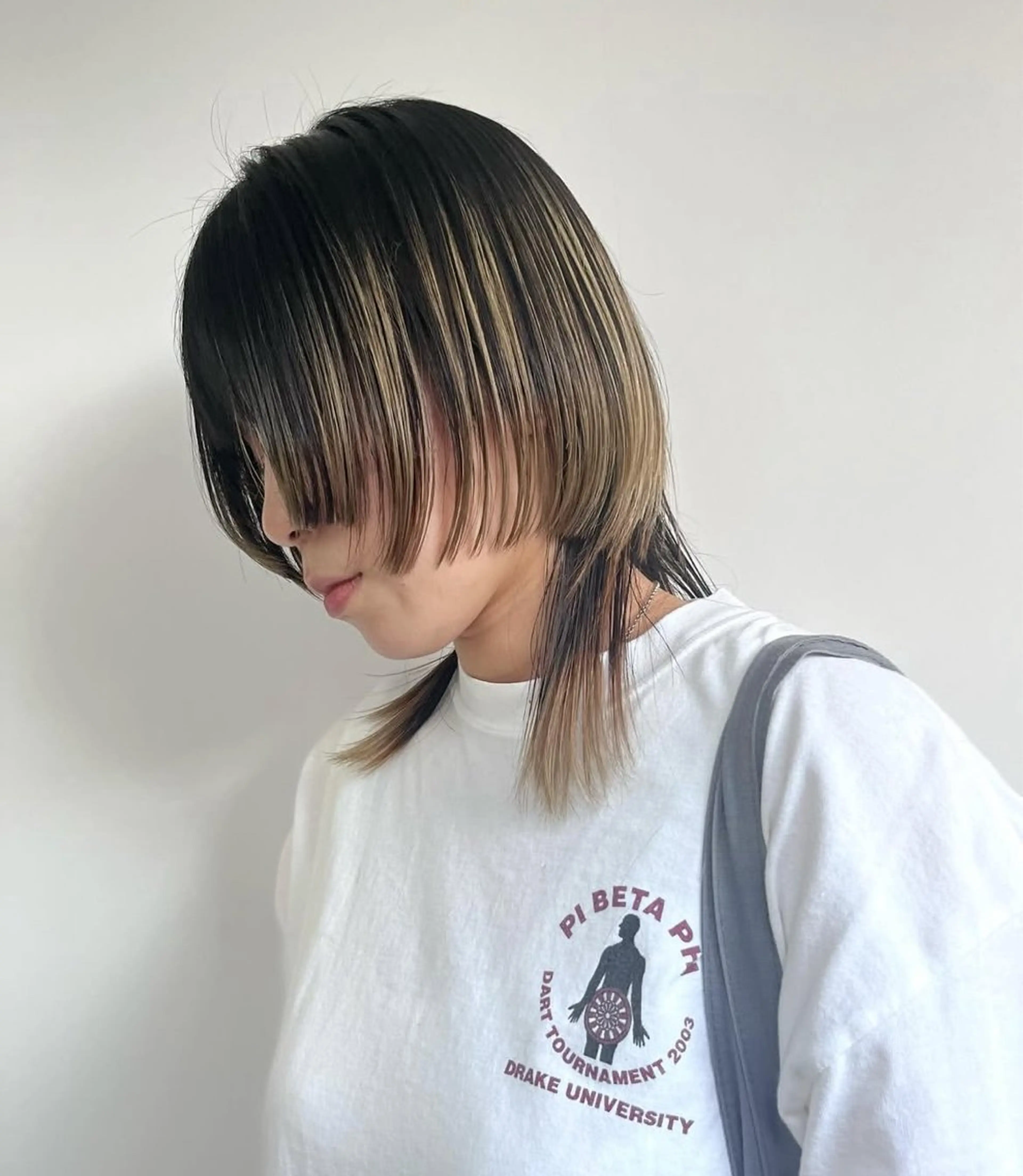 ミディアム カラー 湯川 未咲希のヘアスタイル