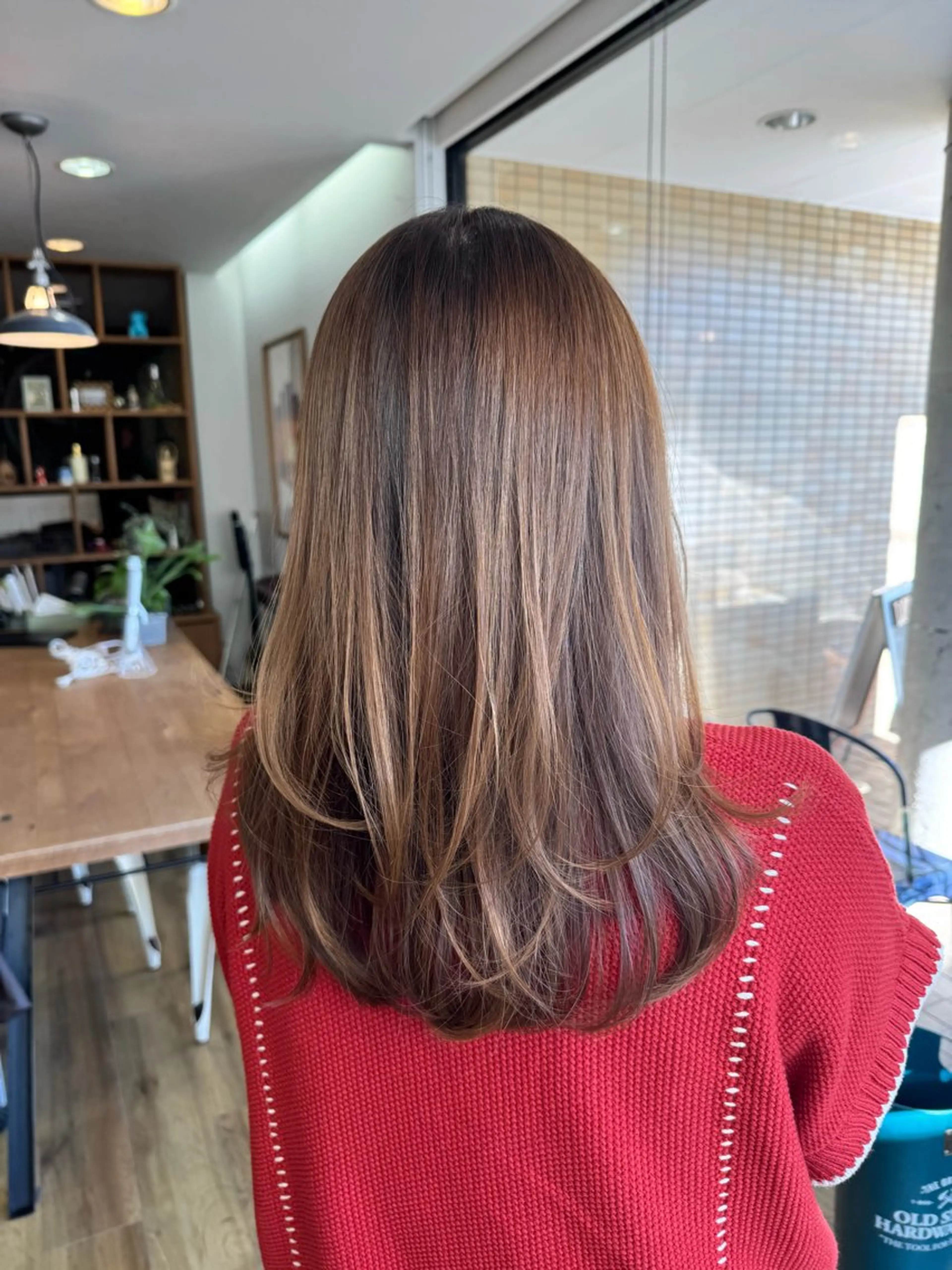 ロング レイヤーカット カット ツキダテ ユイのヘアスタイル