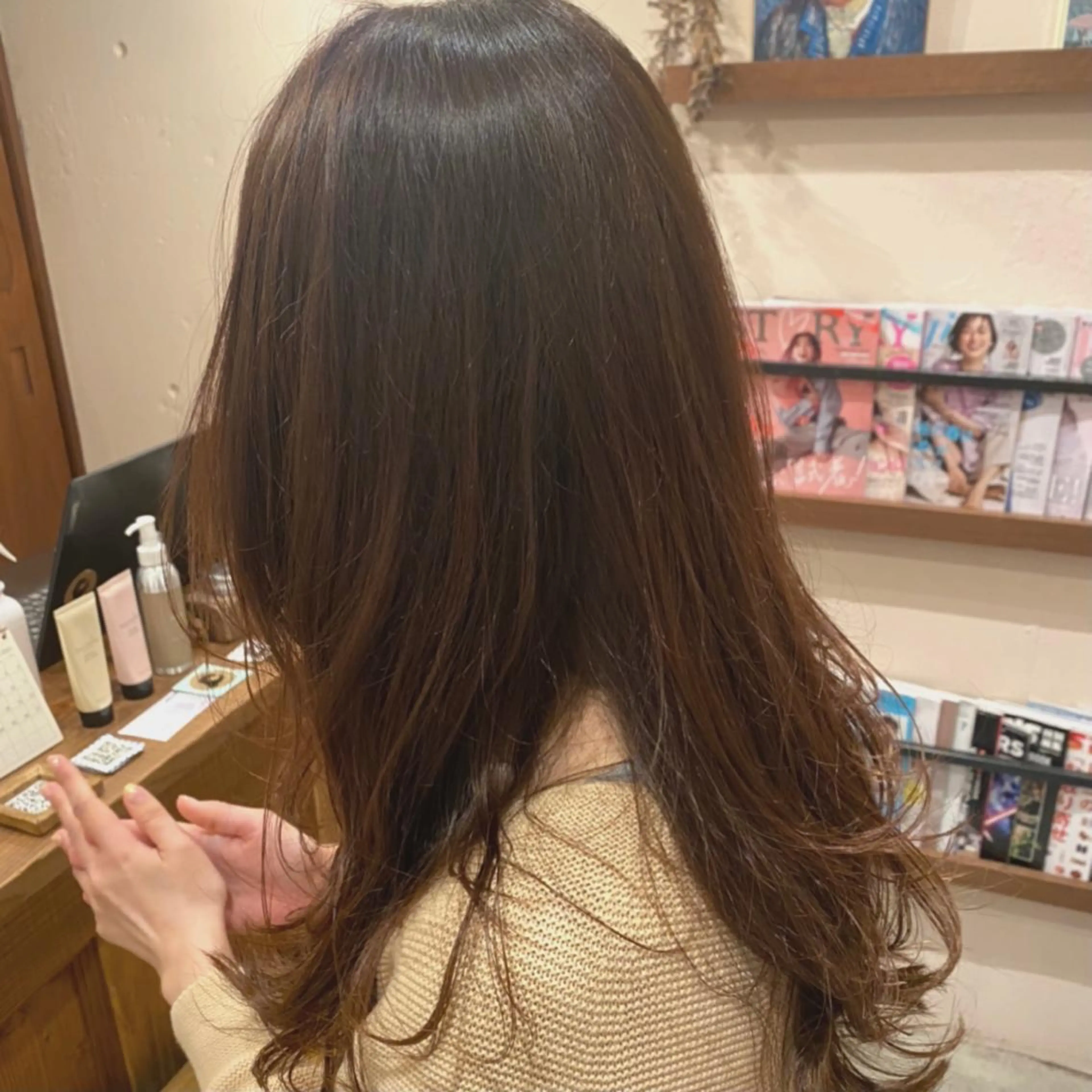 ロング カラー 田中 恭子のヘアスタイル