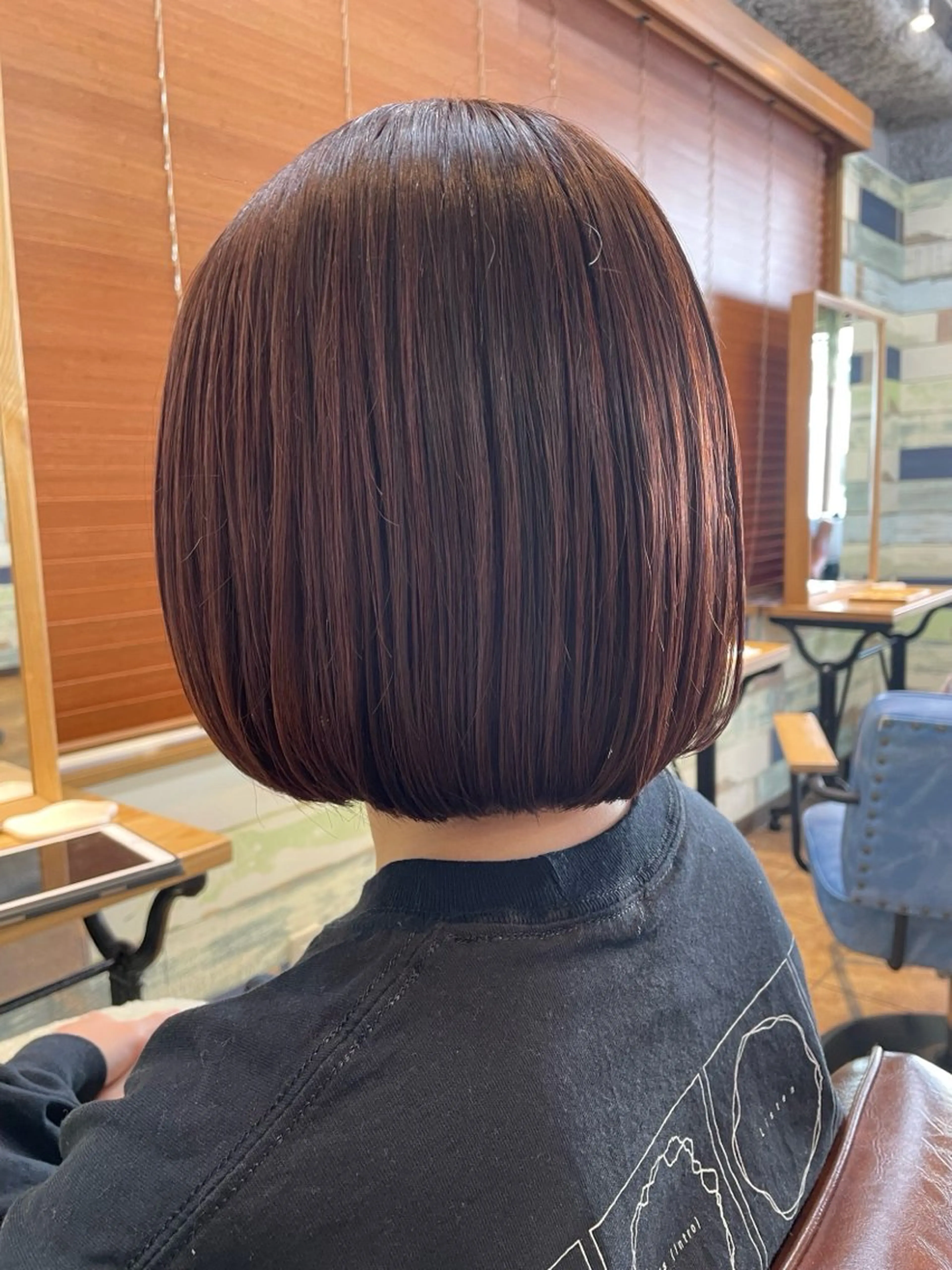 ショート 穐山 春佳のヘアスタイル