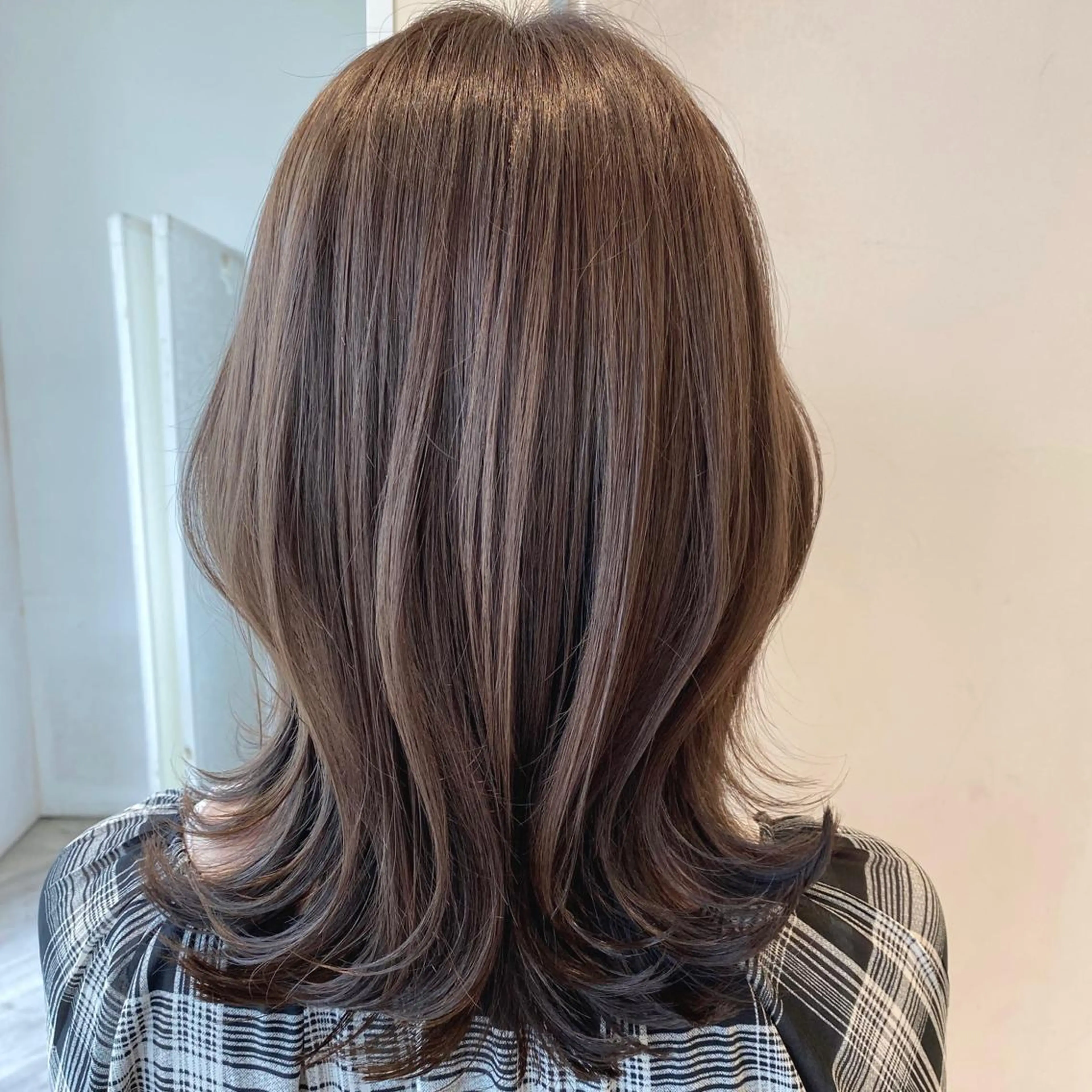 ミディアム カラー カット ヘアカラー トリートメント 顔まわりカット🌟 くびれヘア/寺門遥輝のヘアスタイル