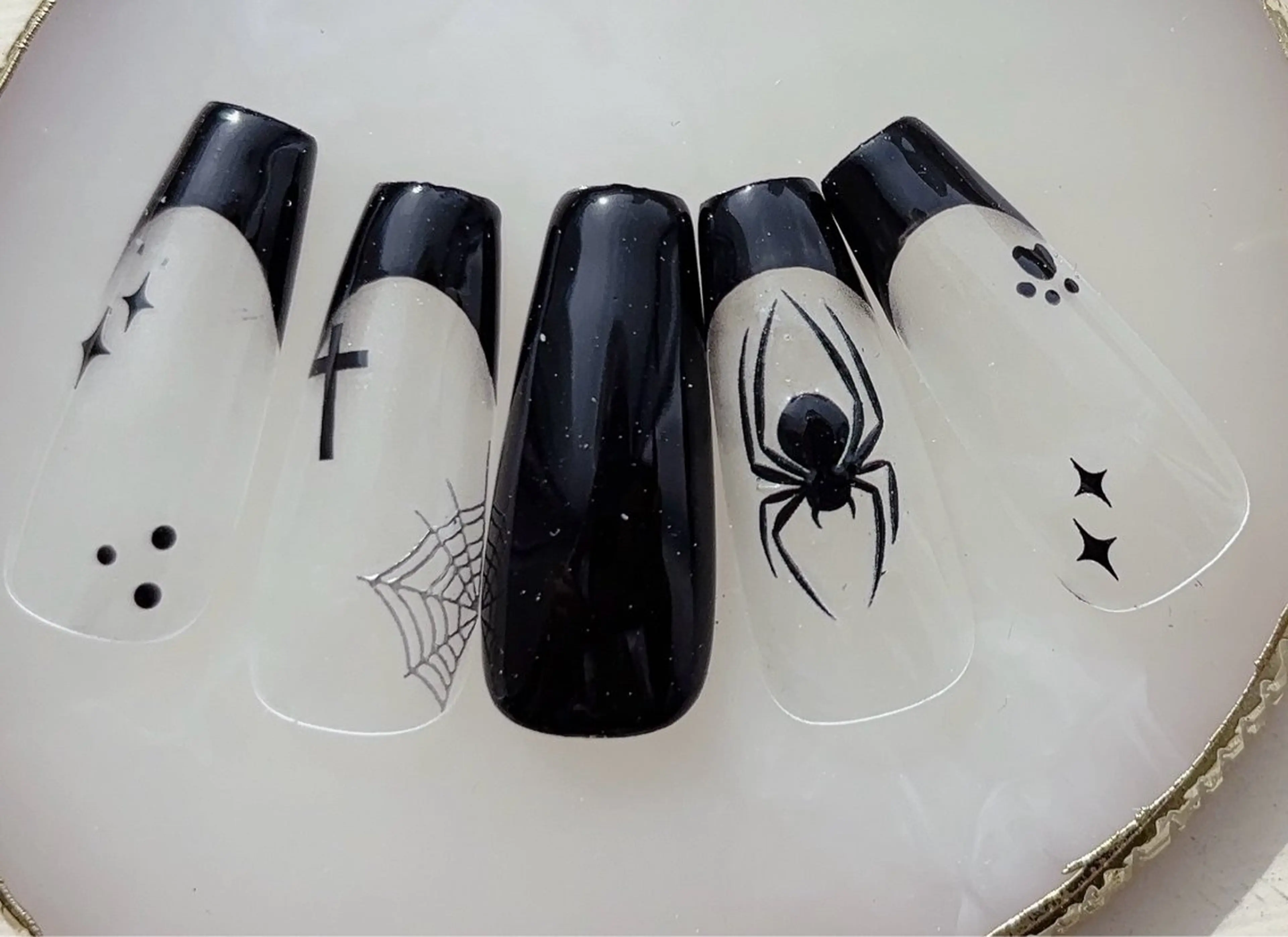 ネイル ハンドネイル H3 Nail Tsuki🦋💙のネイルデザイン