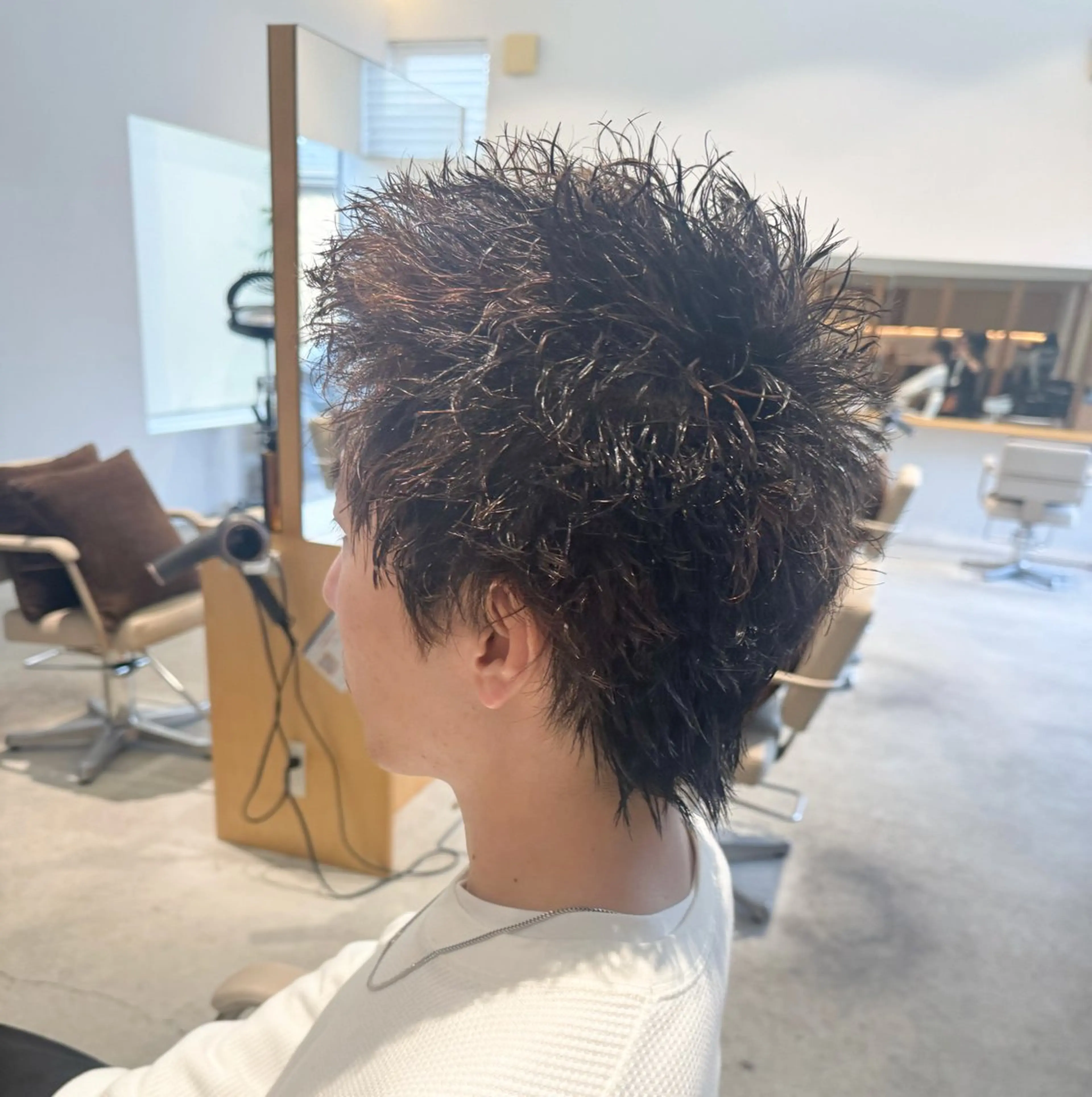 ショート パーマ メンズ メンズパーマ スパイキーショート ツイストスパイラルパーマ ショートヘア スパイラルパーマ 服部 雄輝のヘアスタイル