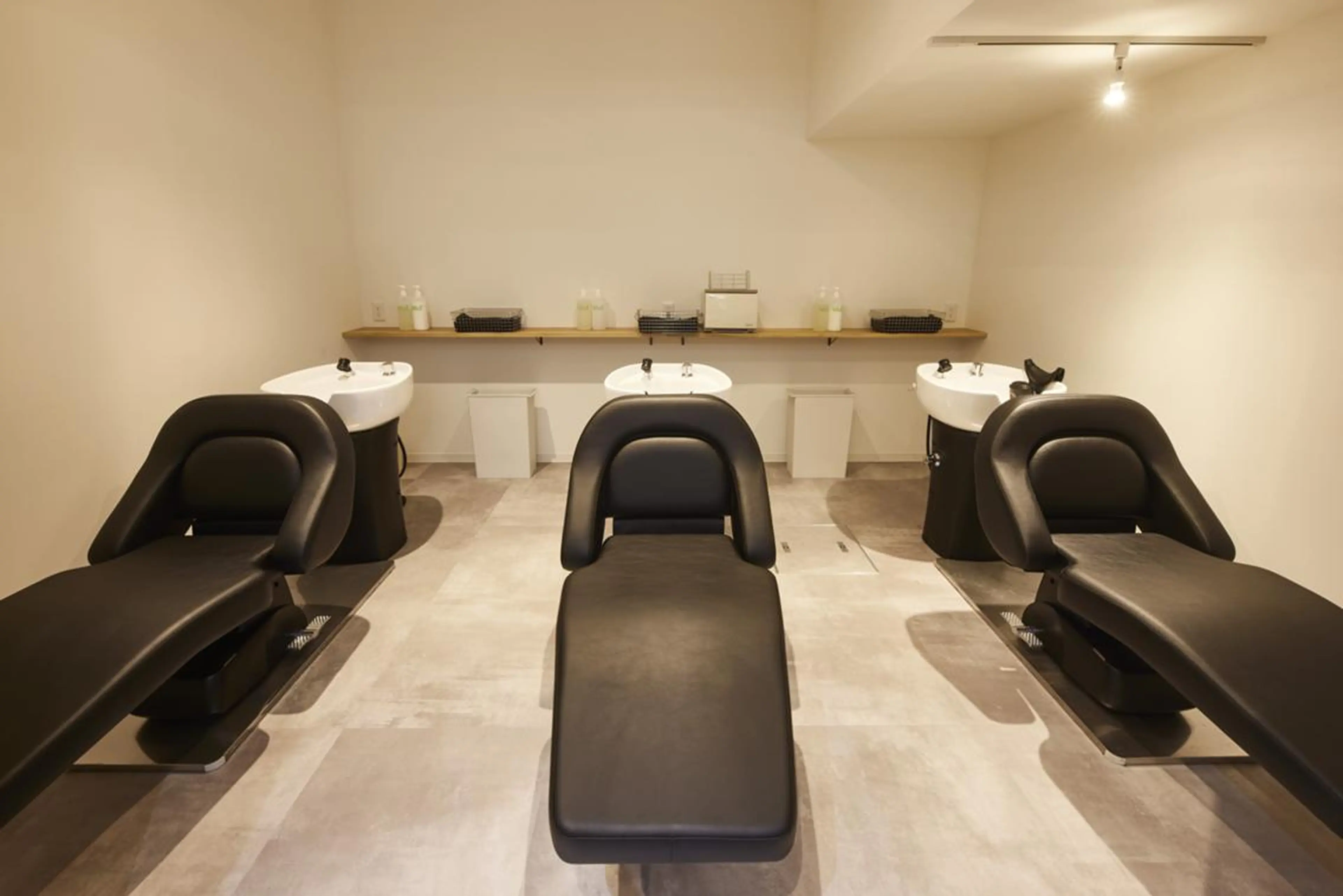 ショート カラー バレイヤージュ ブリーチ ケアブリーチ デザインカラー ダブルカラー カット ヘアカラー トリートメント 初めでも安心🌟 newi町田✂のヘアスタイル