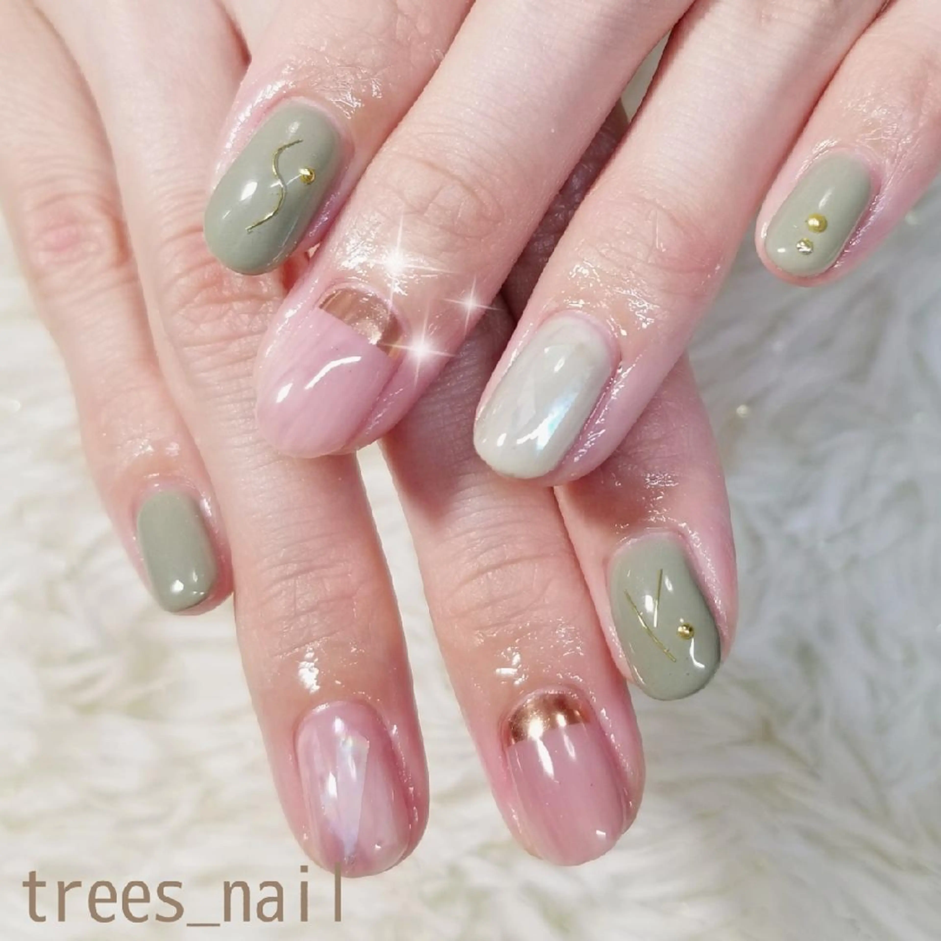ネイル オーロラネイル ブラウン フレンチネイル ミラーネイル ニュアンスネイル ハンドネイル フットネイル trees_ nailのネイルデザイン