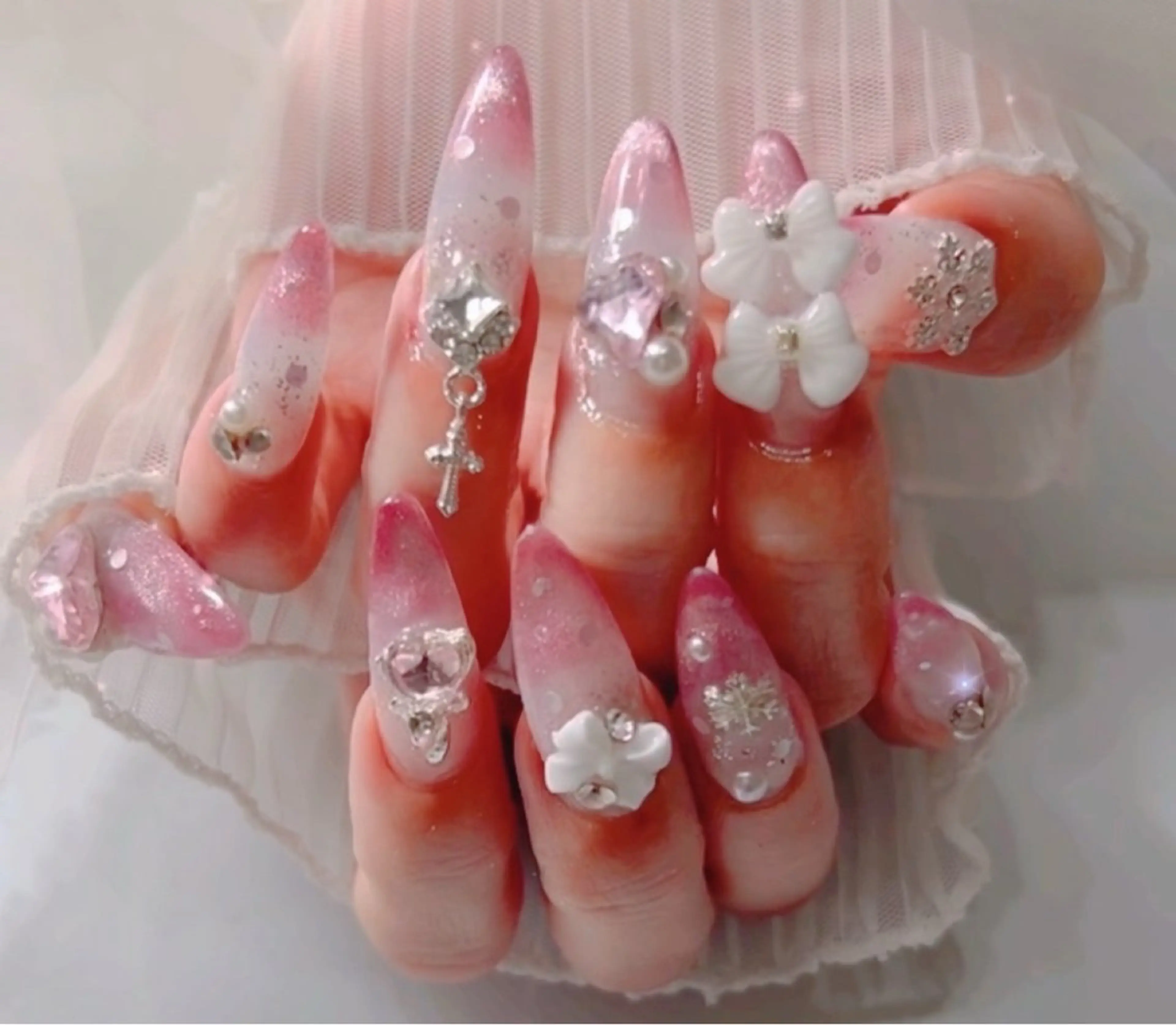 ネイル 長さ出し ハート マグネットネイル リボン スカルプネイル エムネイル サロンのネイルデザイン