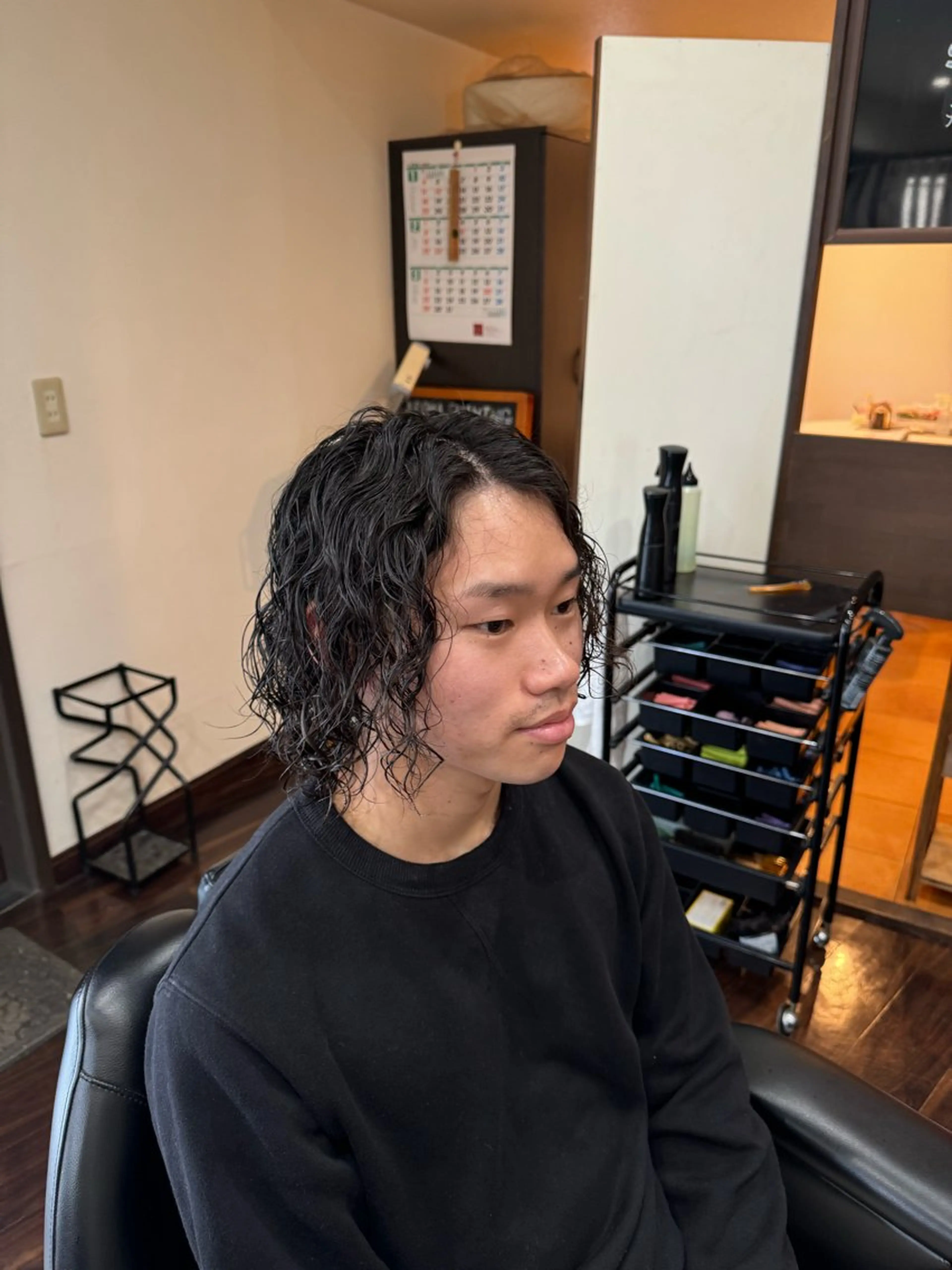 ロング パーマ メンズ センターパート メンズパーマ 顔周りカット 早川 太貴のヘアスタイル