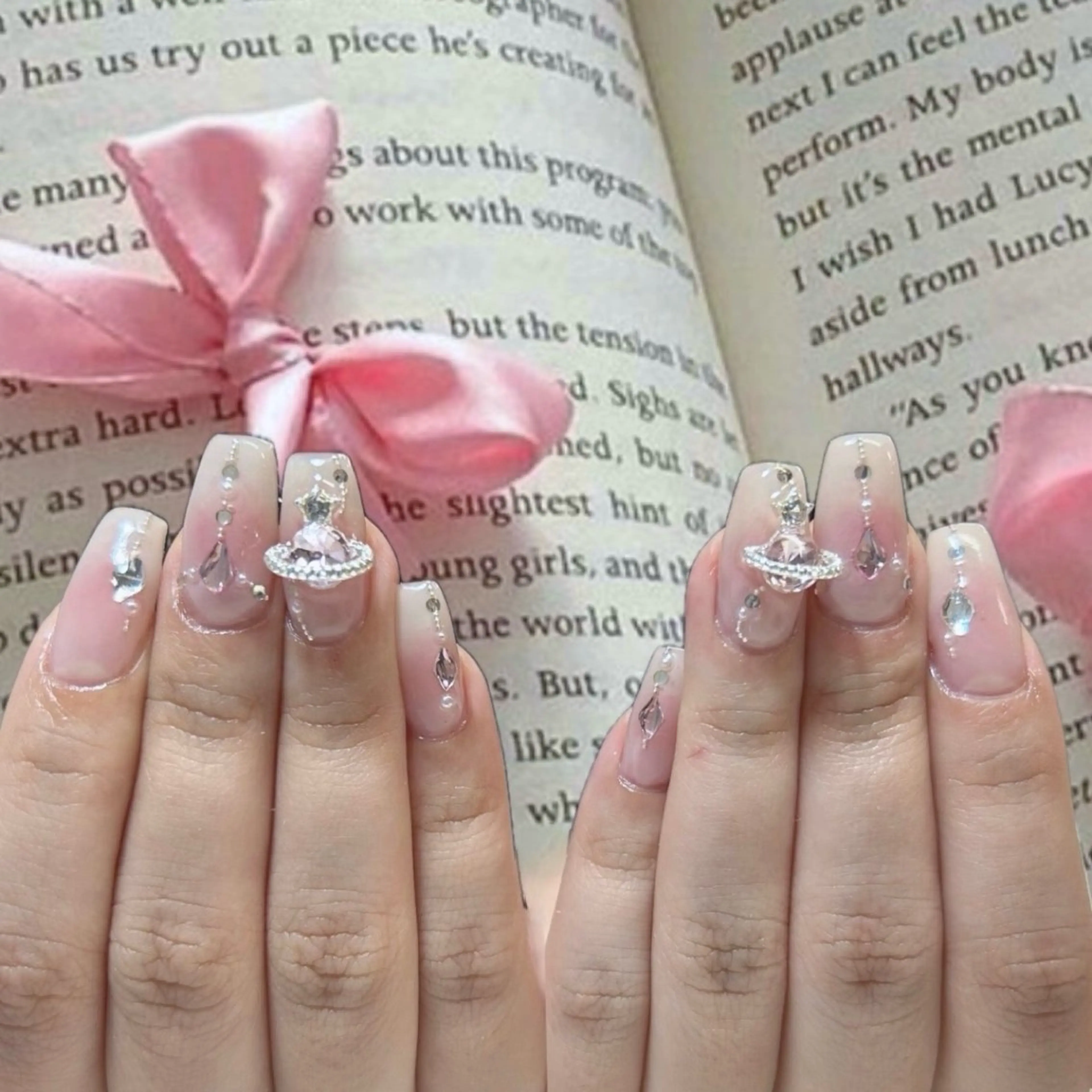 ネイル キラキラネイル 春ネイル ハンドネイル peTiT chikaのネイルデザイン